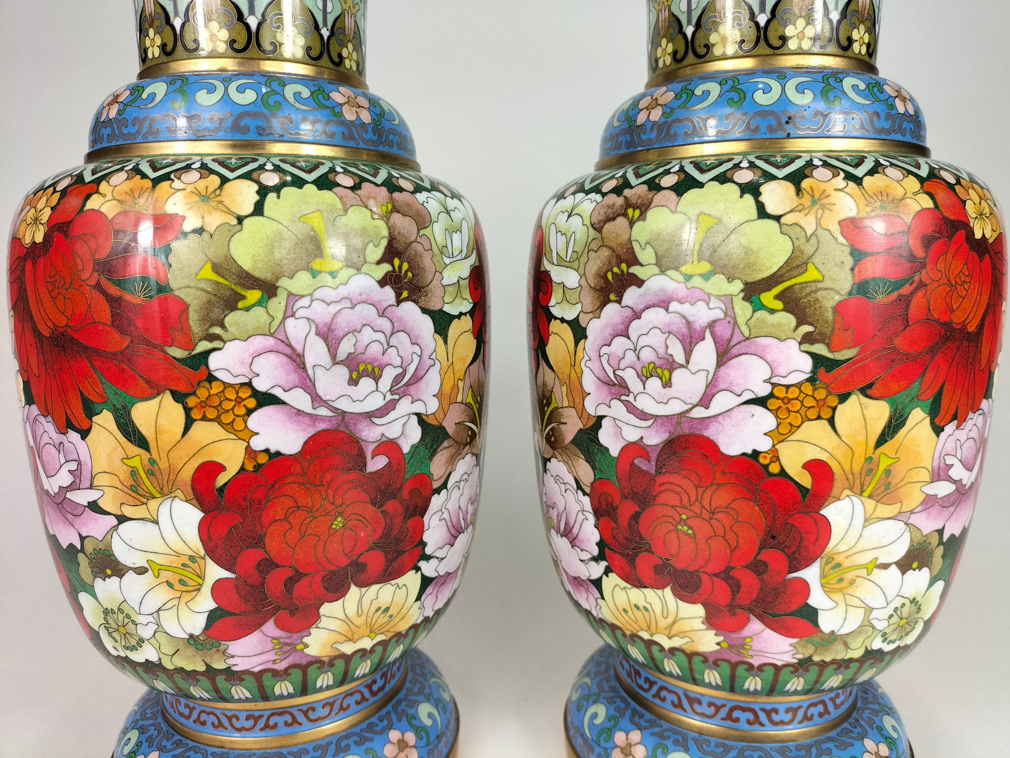 当店在庫してます！ 景泰藍(中国七宝焼)花瓶1对 金彩万華 工芸品 