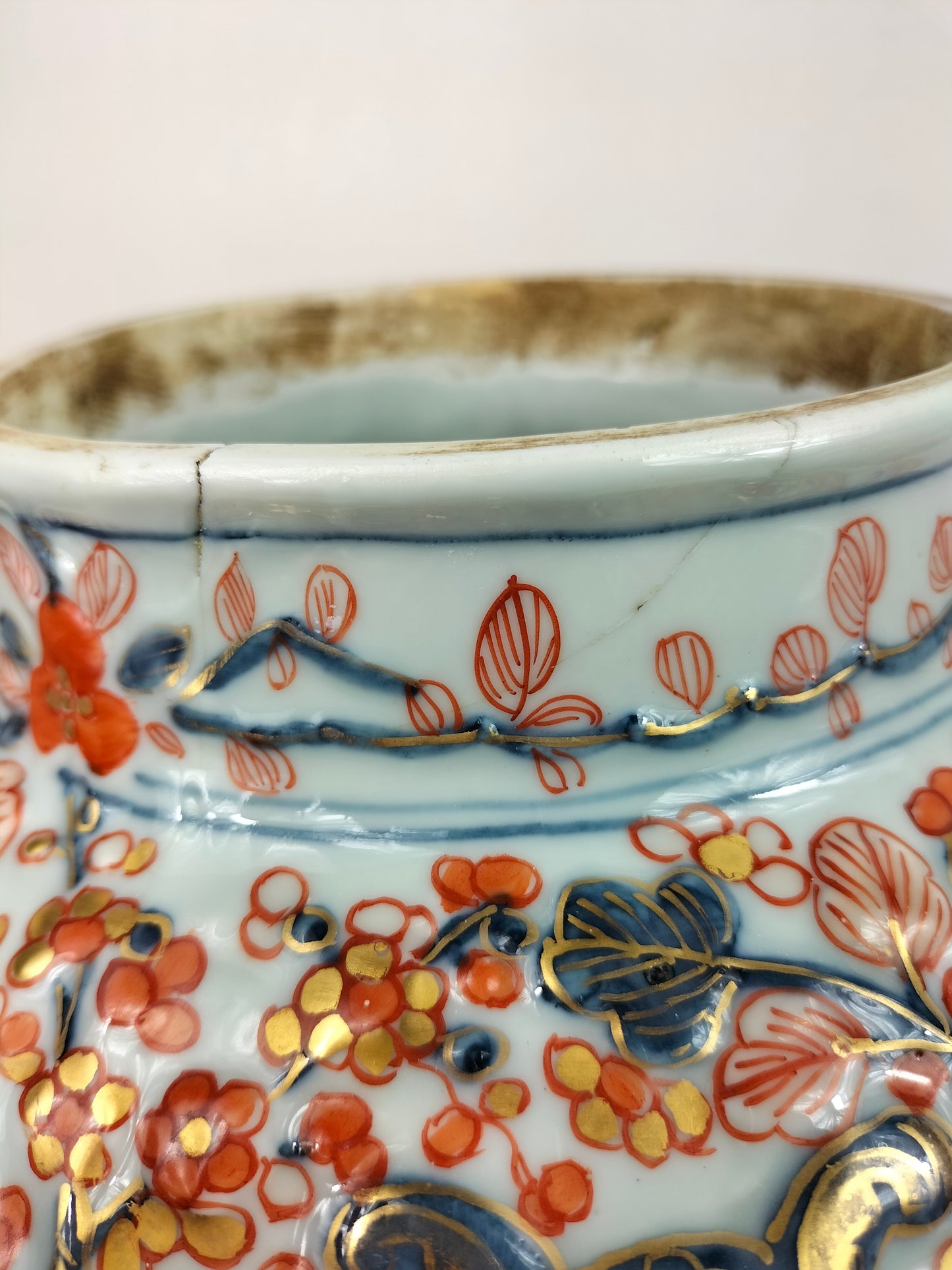 Par de vasos antigos franceses com tampa imari decorados com motivos florais // Sansão - século XIX