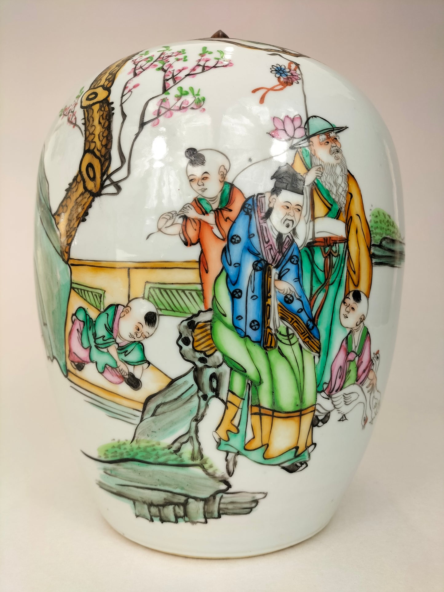 Antique Chinese ginger jar decorated with sages and children // Republic Period (1912-1949)