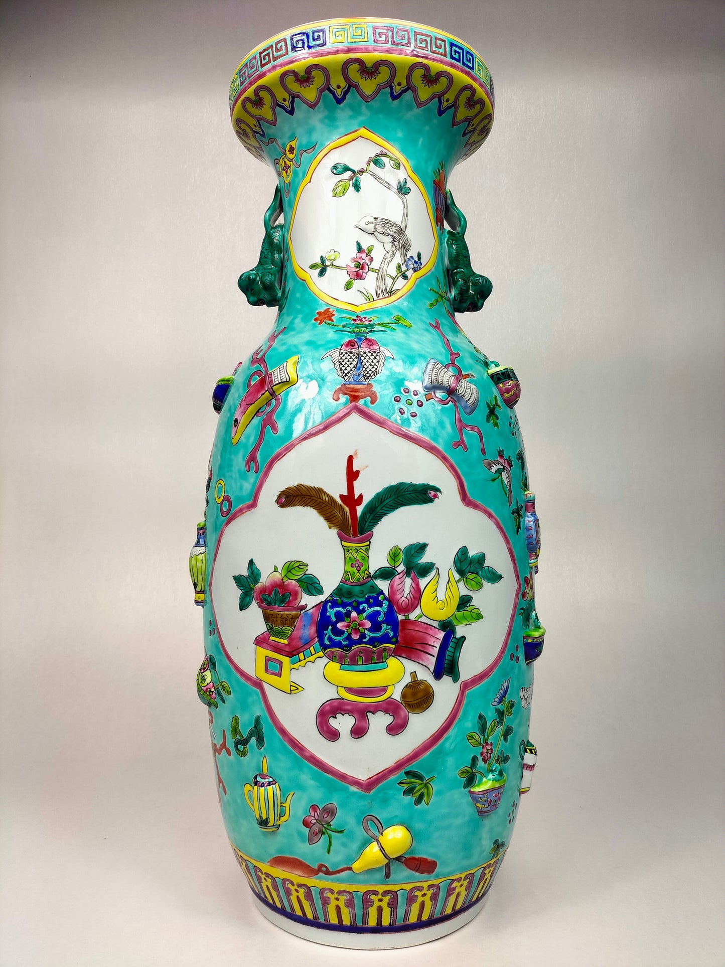 Bình hoa hồng gia đình màu ngọc lam lớn của Trung Quốc được trang trí bằng đồ cổ // thế kỷ 20