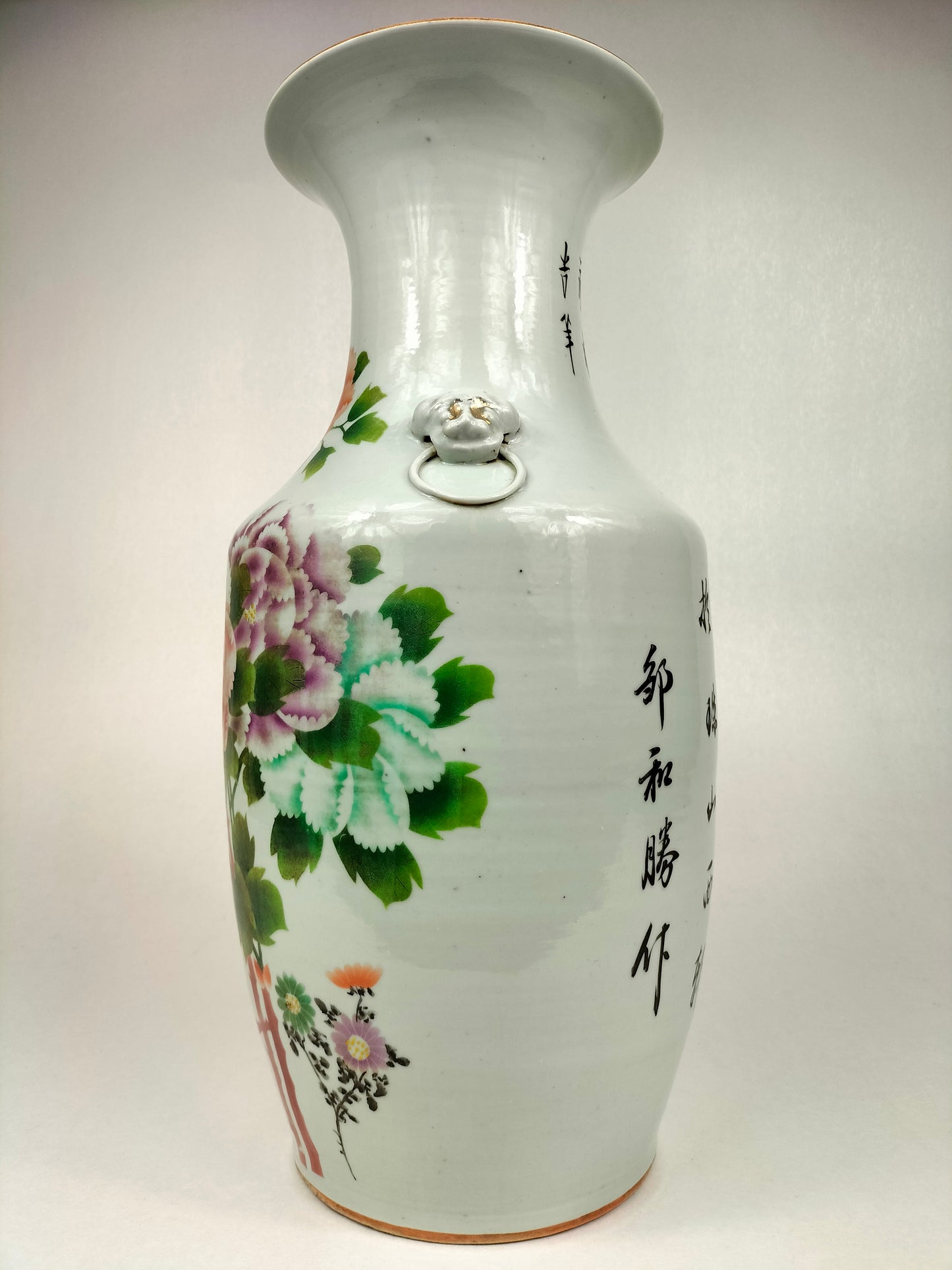 中国古董牡丹花瓶//民国时期（1912-1949）