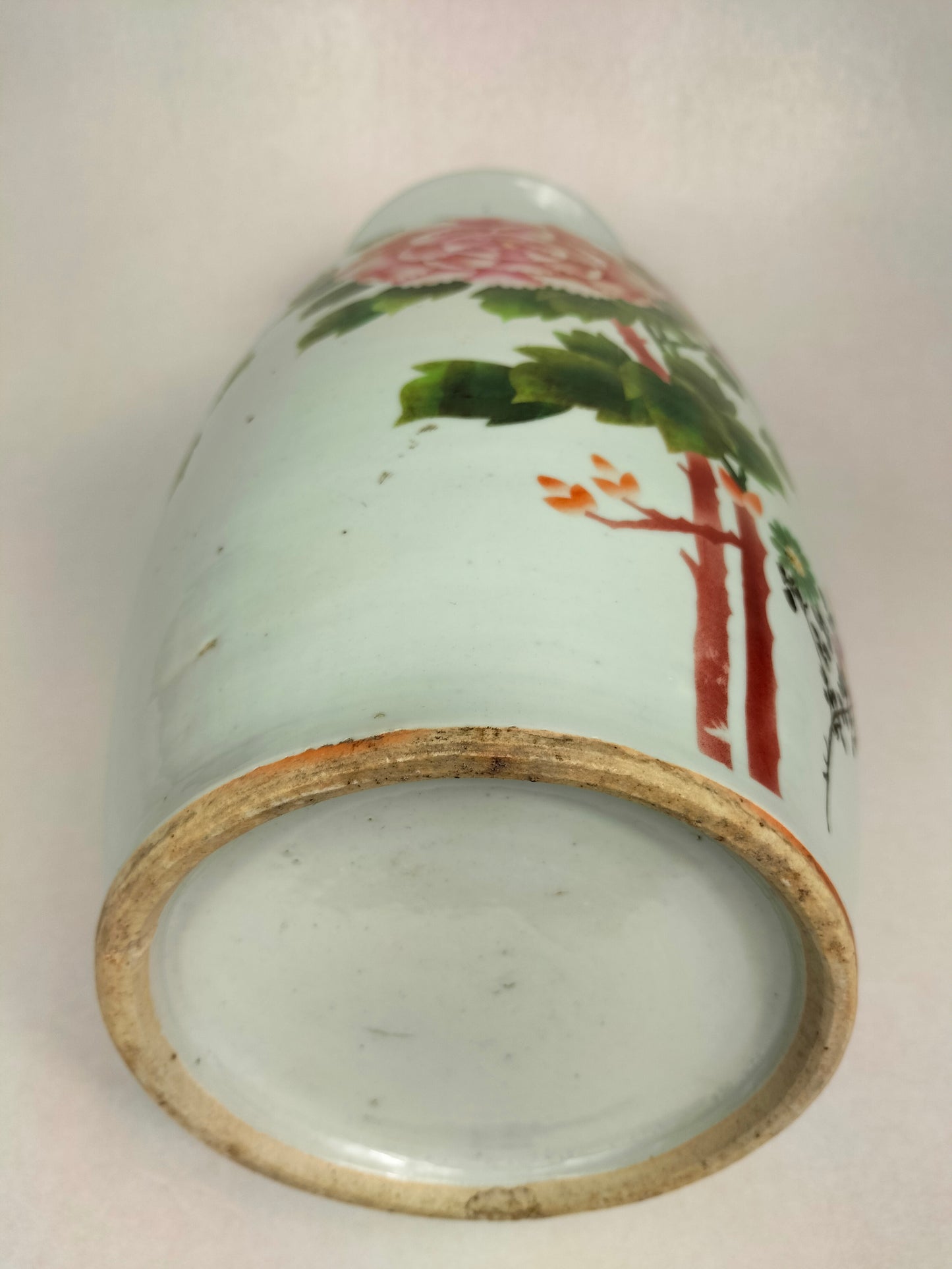 Antique Chinese vase decorated with peonies // Republic Period (1912-1949)
