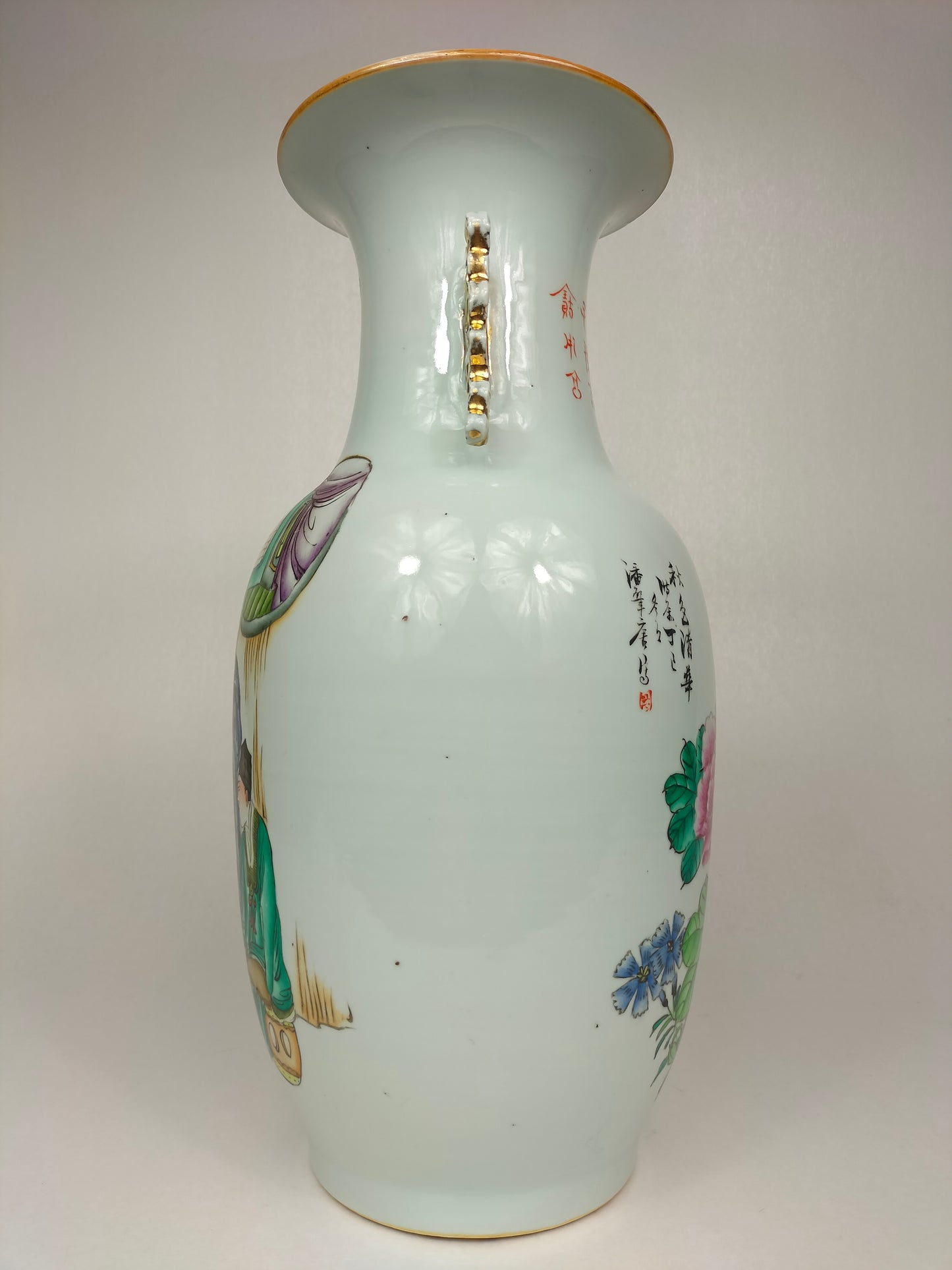 Antique Chinese vase decorated with sages and flowers // Artist signed - Republic Period (1912-1949)