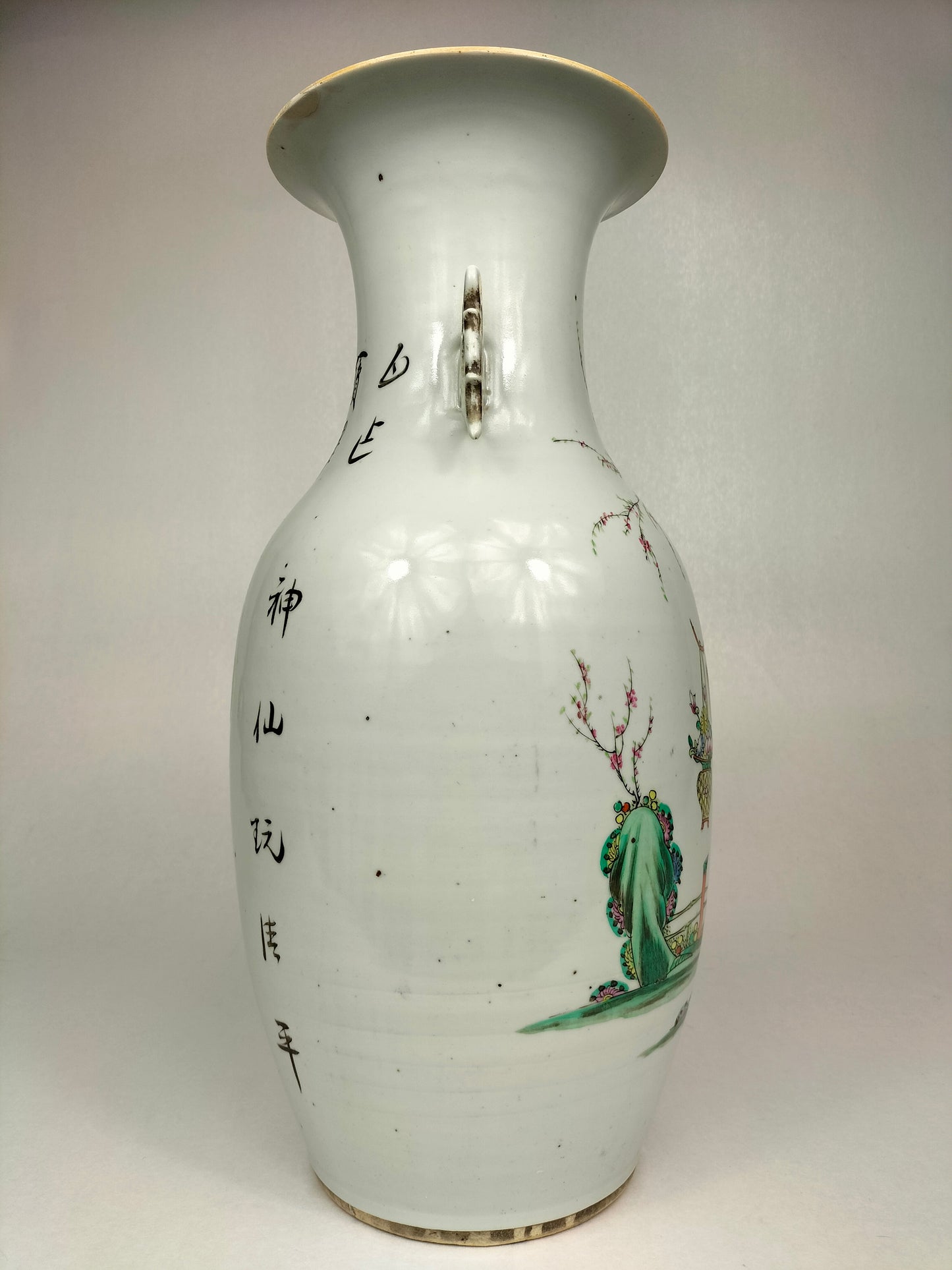 Vase chinois ancien à décor d'une dame et d'un cerf// Période République (1912-1949)