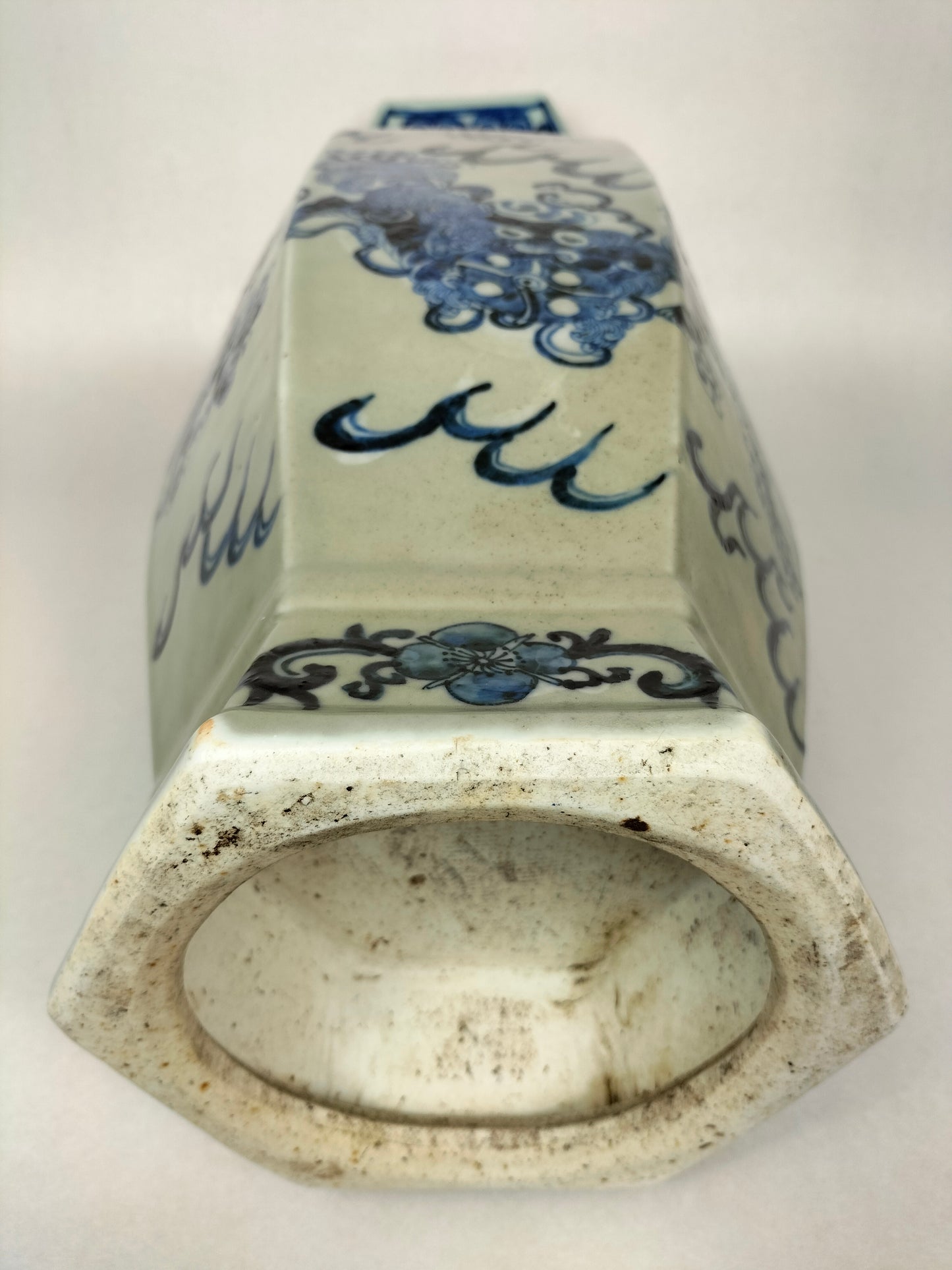 大型古董中国六角形青瓷福狗花瓶 // 清朝 - 19 世纪中叶