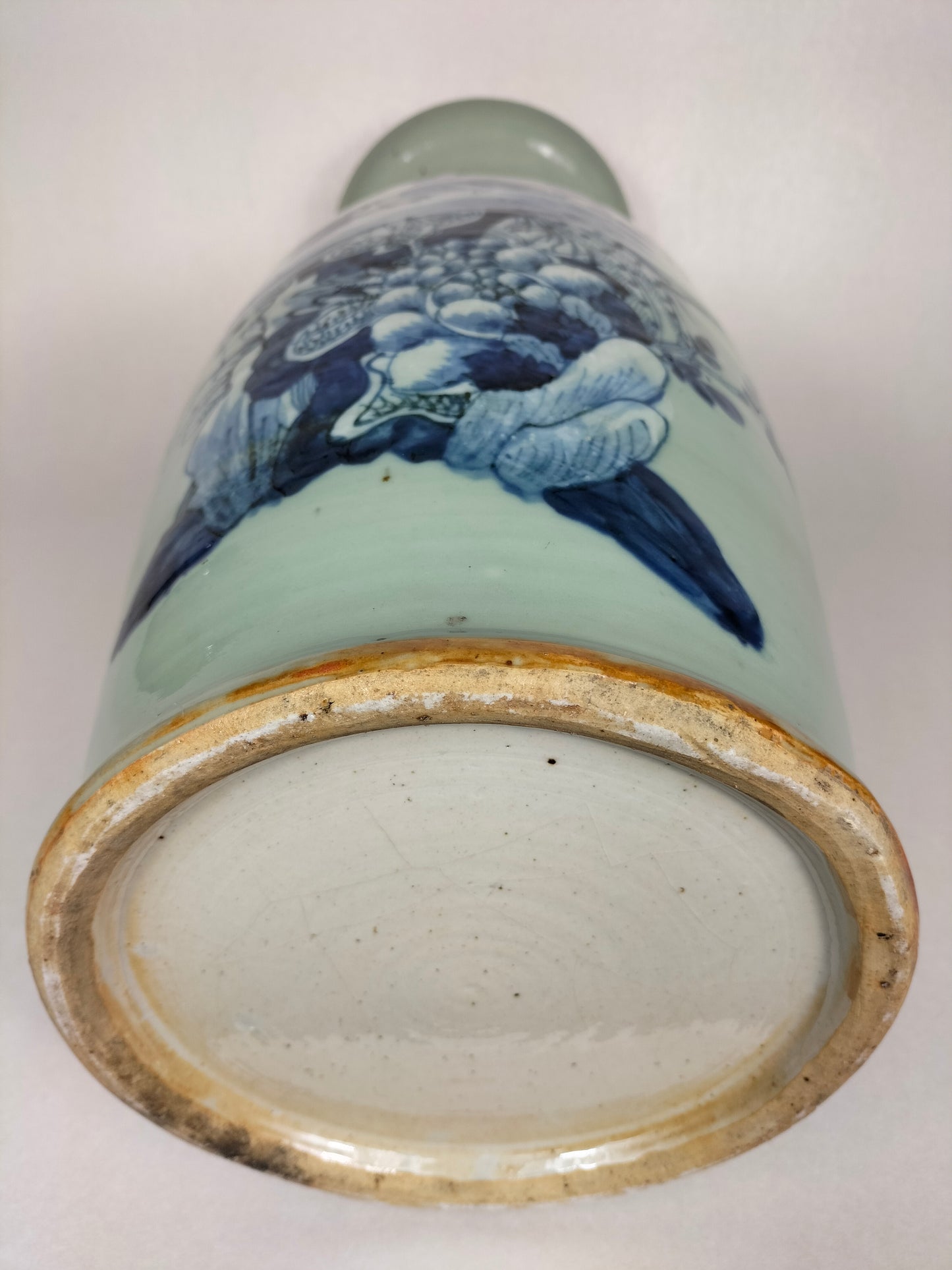 Large antique Chinese celadon vase decorated with birds and flowers // Qing Dynasty - 19th century