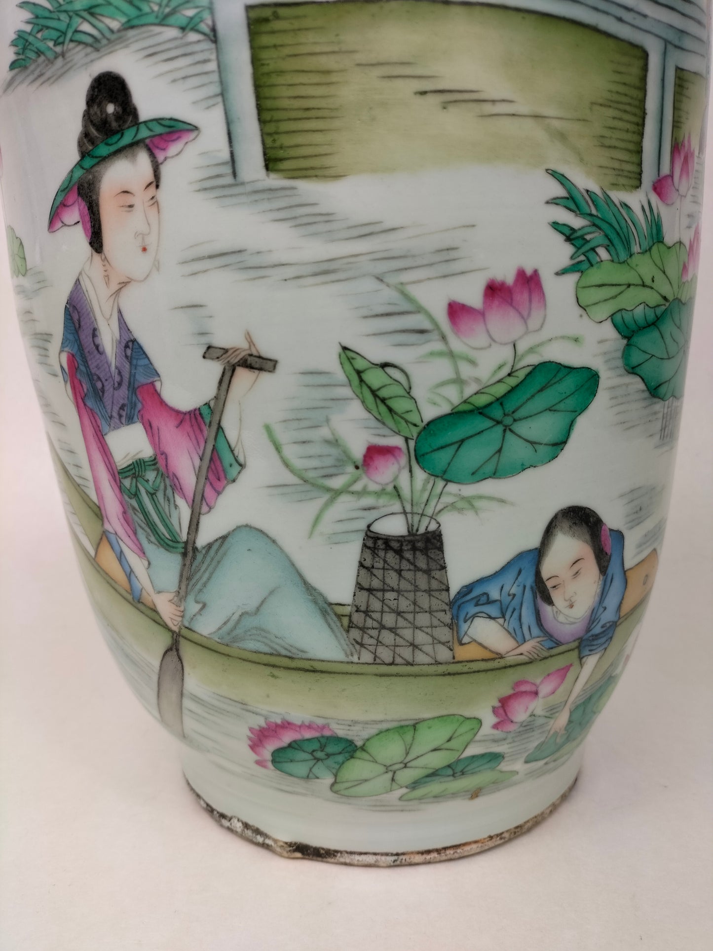 Grand vase chinois ancien à décor d'une scène Impériale // Epoque République (1912-1949)