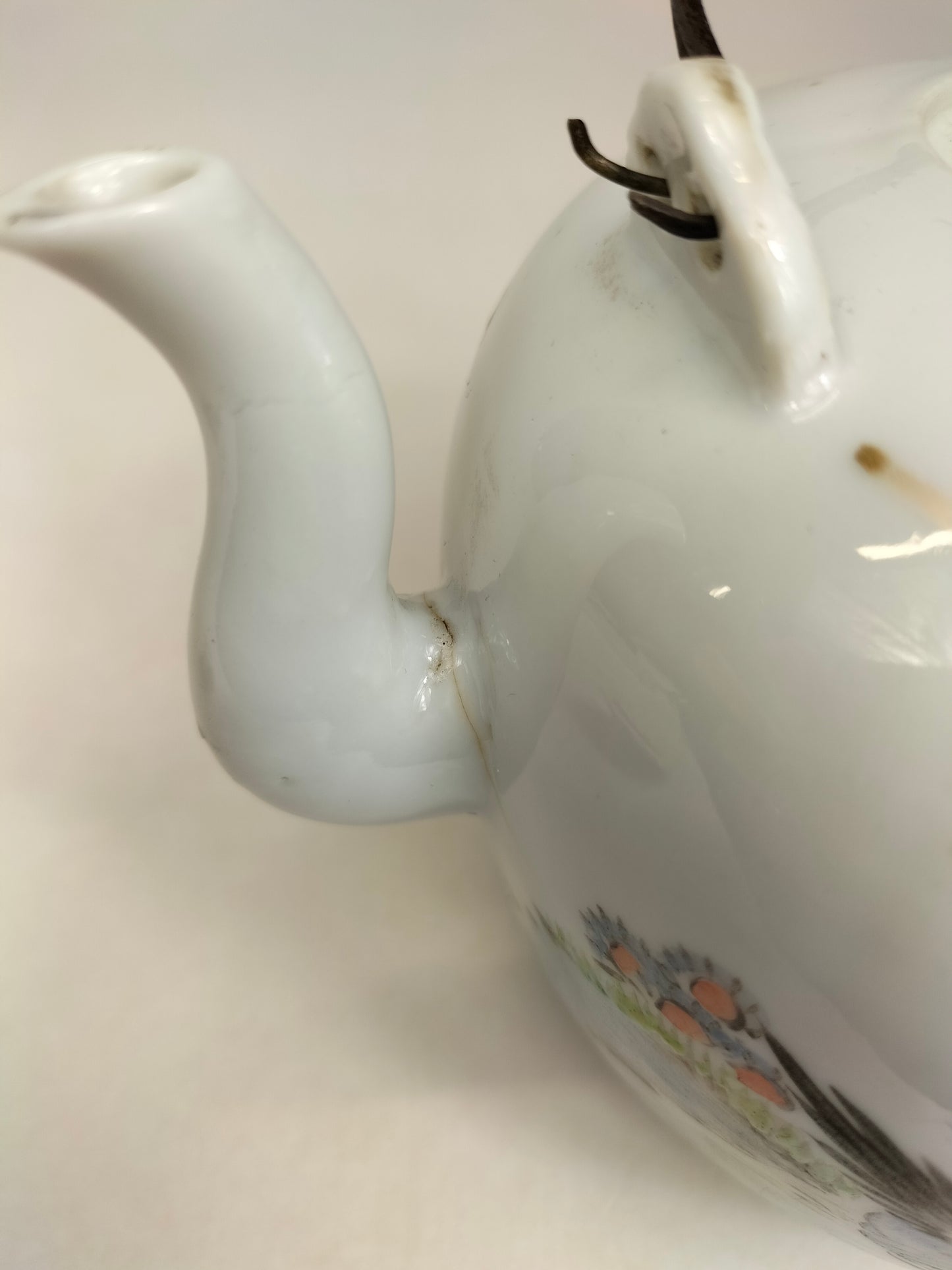 Antique Chinese qianjiang cai teapot decorated with sage and child // Republic Period (1912-1949)