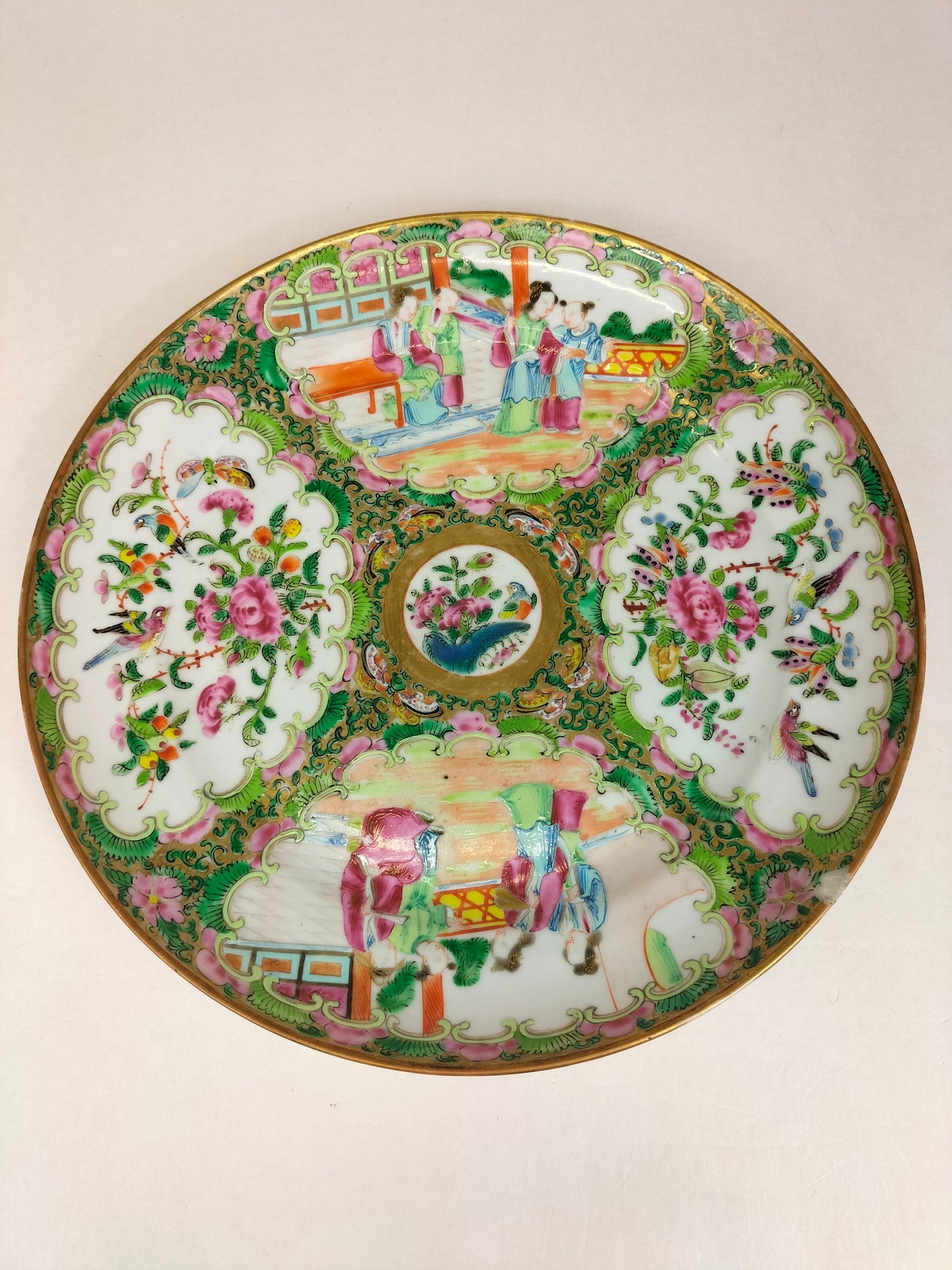 Antique Chinese canton rose medallion plate // Qing Dynasty - 19th century