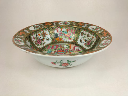 Very large antique 19th century Chinese canton rose medallion bowl