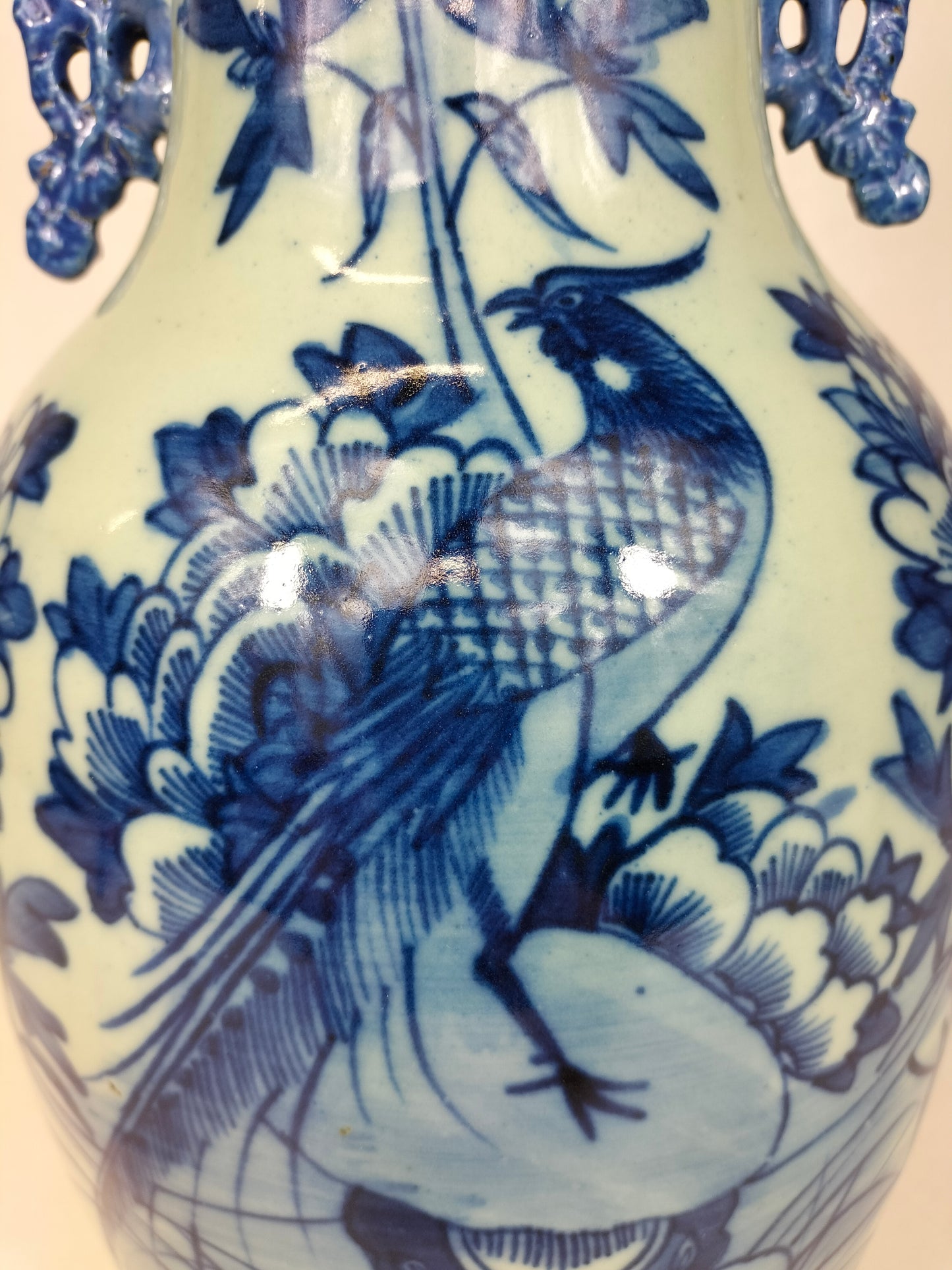 مزهرية صينية أثرية مزينة بالطيور والزهور // عهد أسرة تشينغ - القرن التاسع عشر