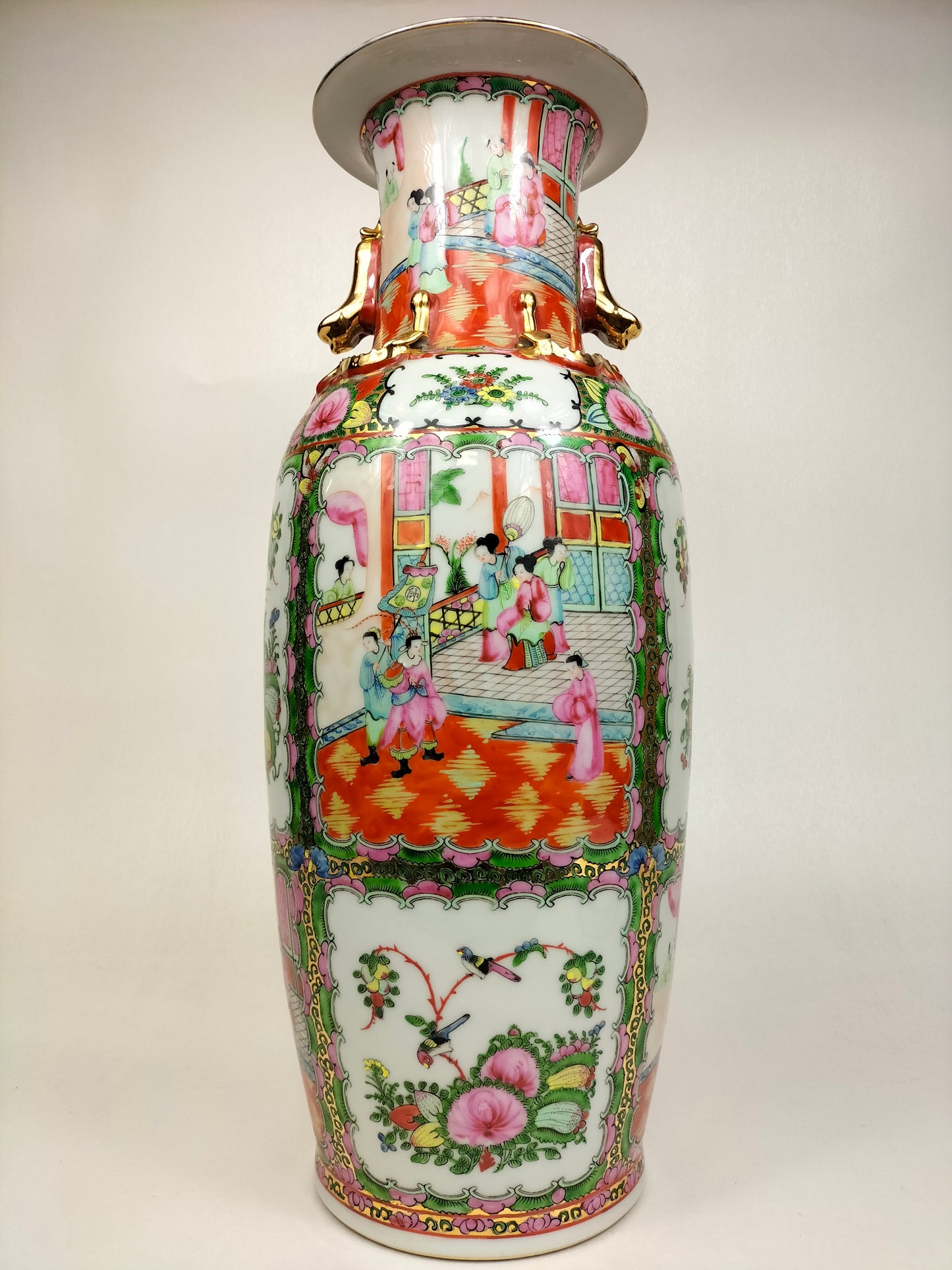 Grande vaso medalhão de rosa cantão chinesa decorado com figuras e flores // século XX