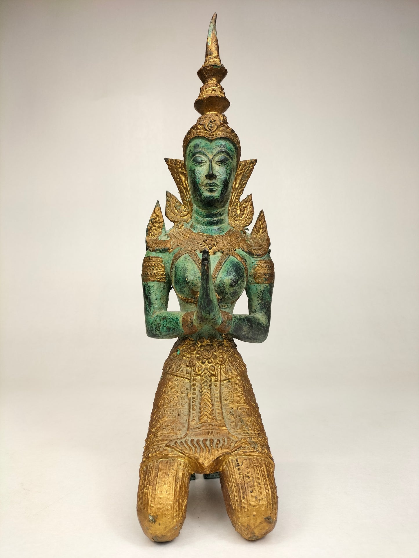 Bronze gilded temple guardian in a praying position // Thailand - 20th century