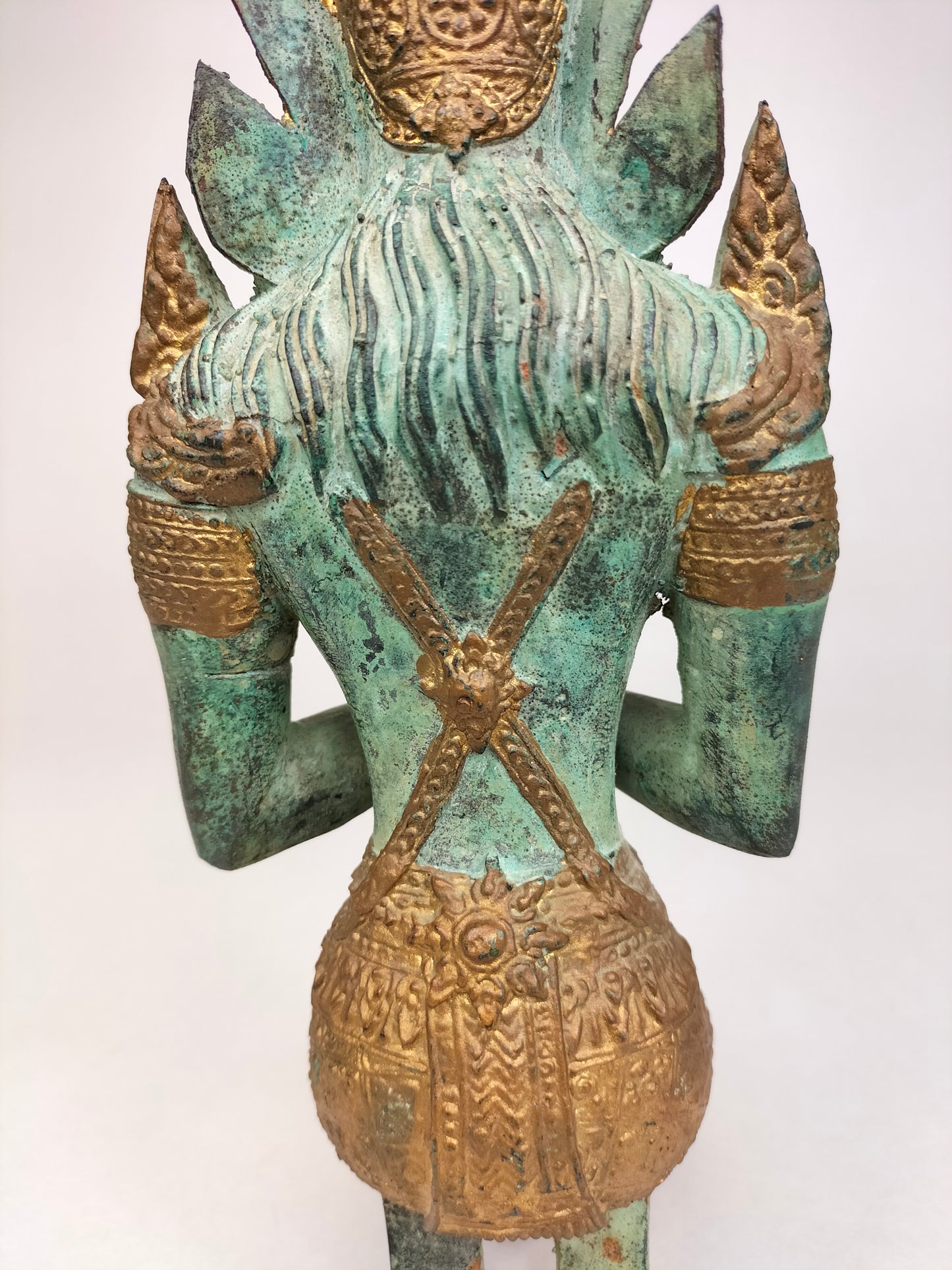 Gardien du temple en bronze doré en position de prière // Thaïlande - XXème siècle