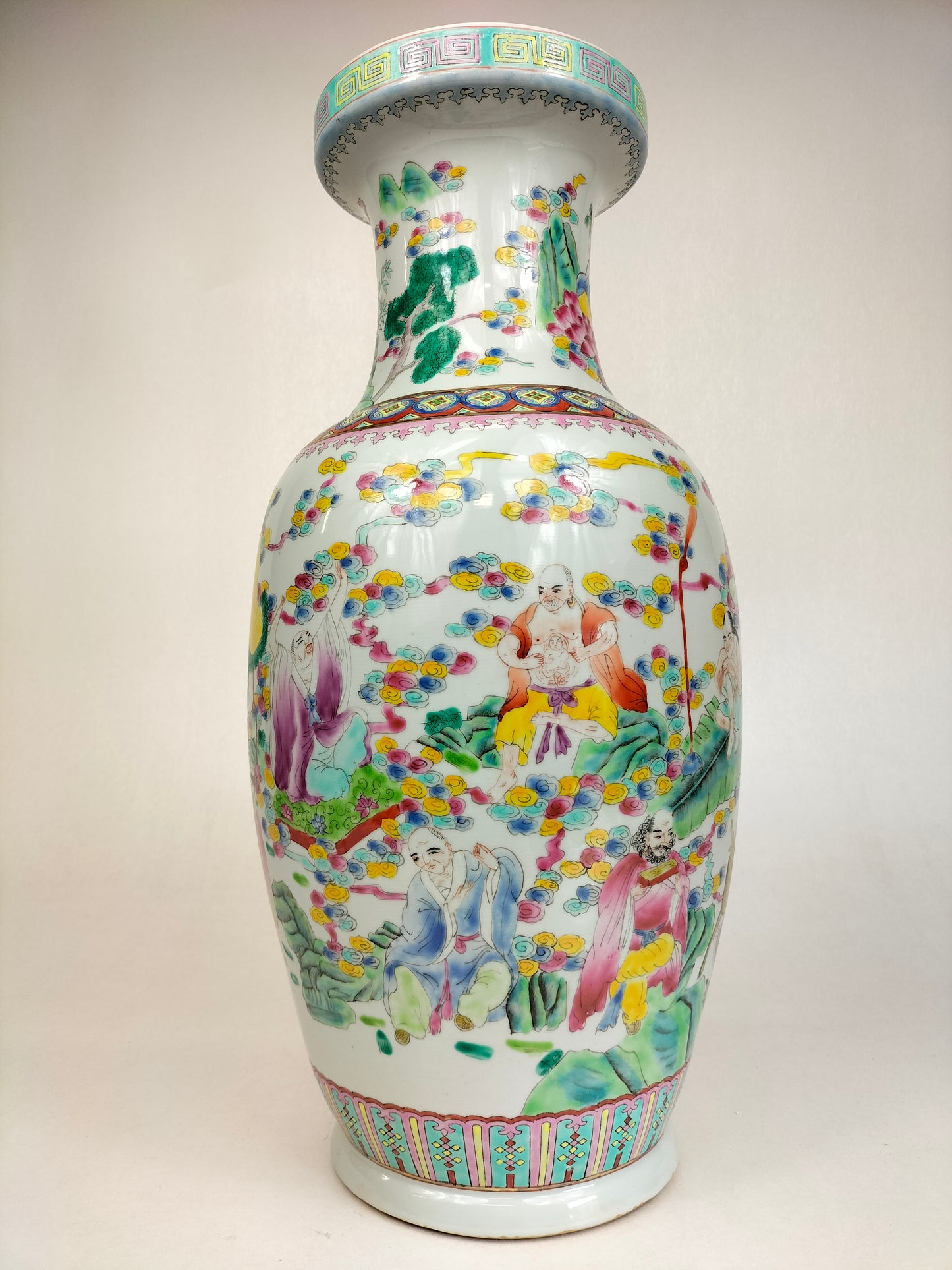 Chinese famille rose vase decorated with immortals // Qianlong mark - 20th century