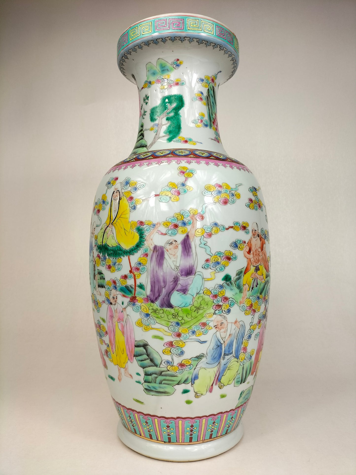 Chinese famille rose vase decorated with immortals // Qianlong mark - 20th century