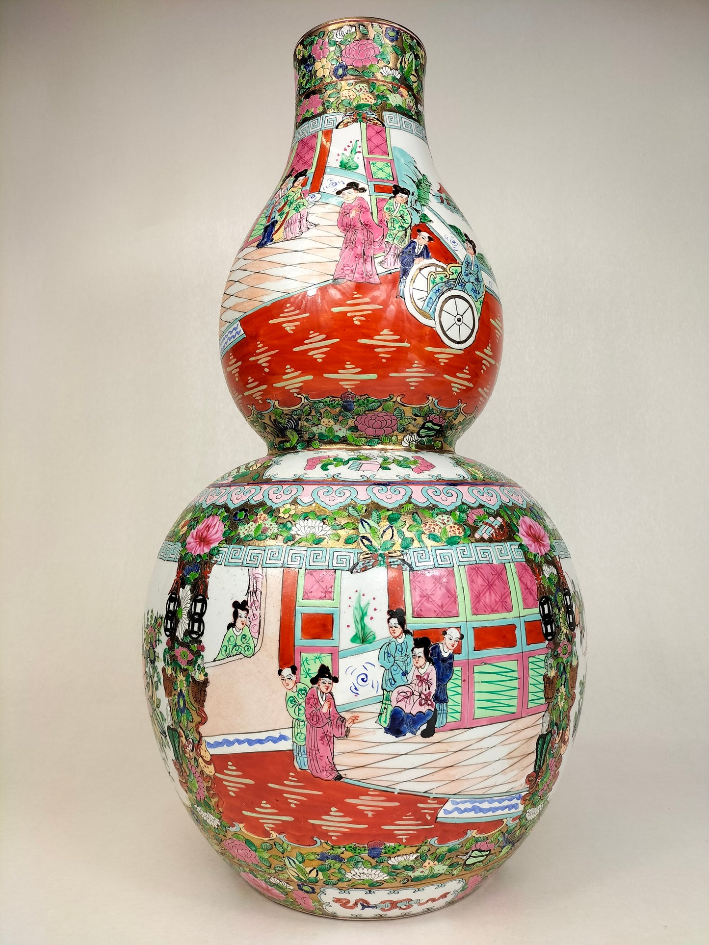 大型 XL 中国广州玫瑰花章双葫芦花瓶// 20 世纪