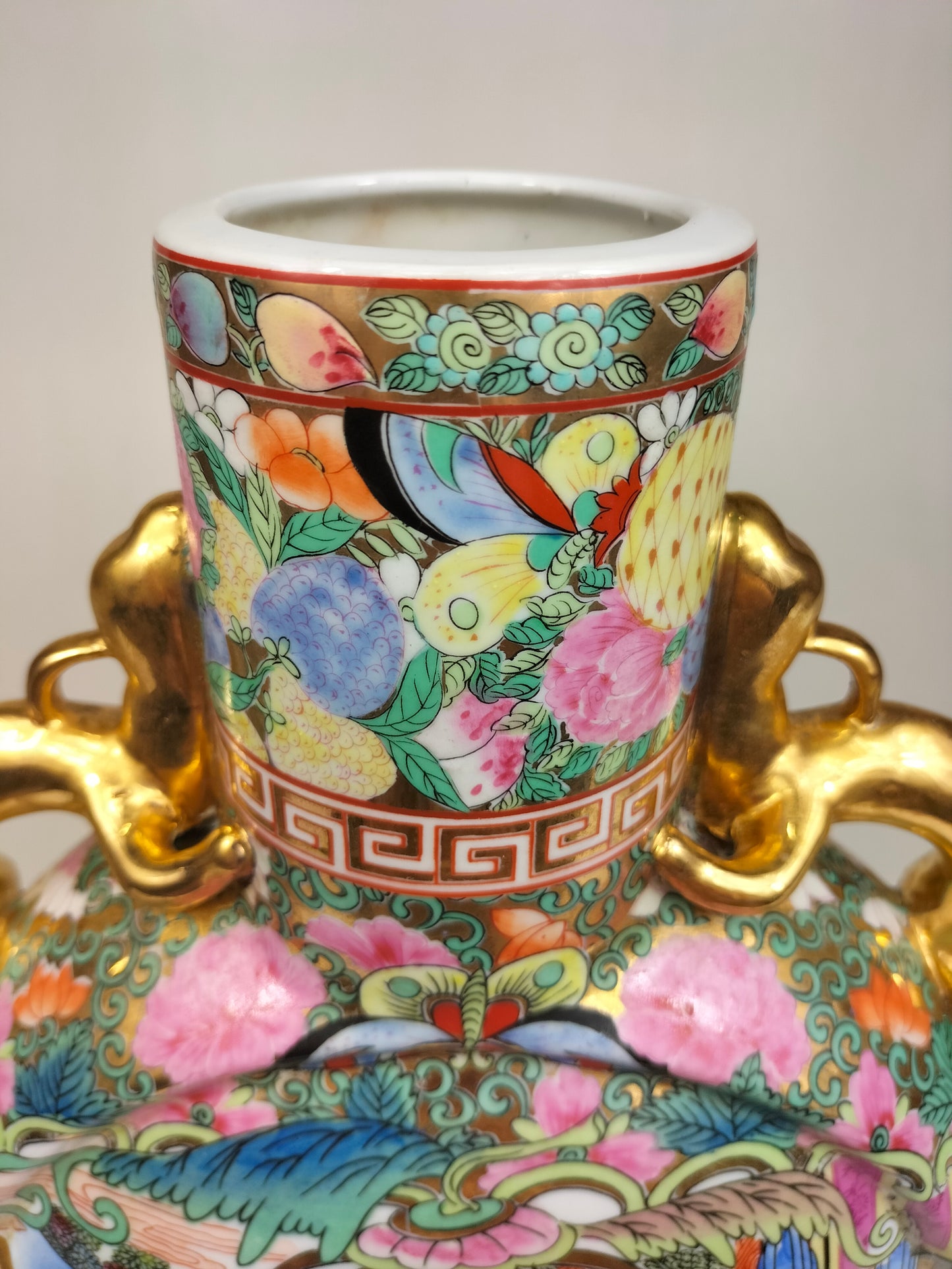 قارورة قمر ميدالية وردة كانتون الصينية مزينة بأشكال وأزهار // القرن العشرين