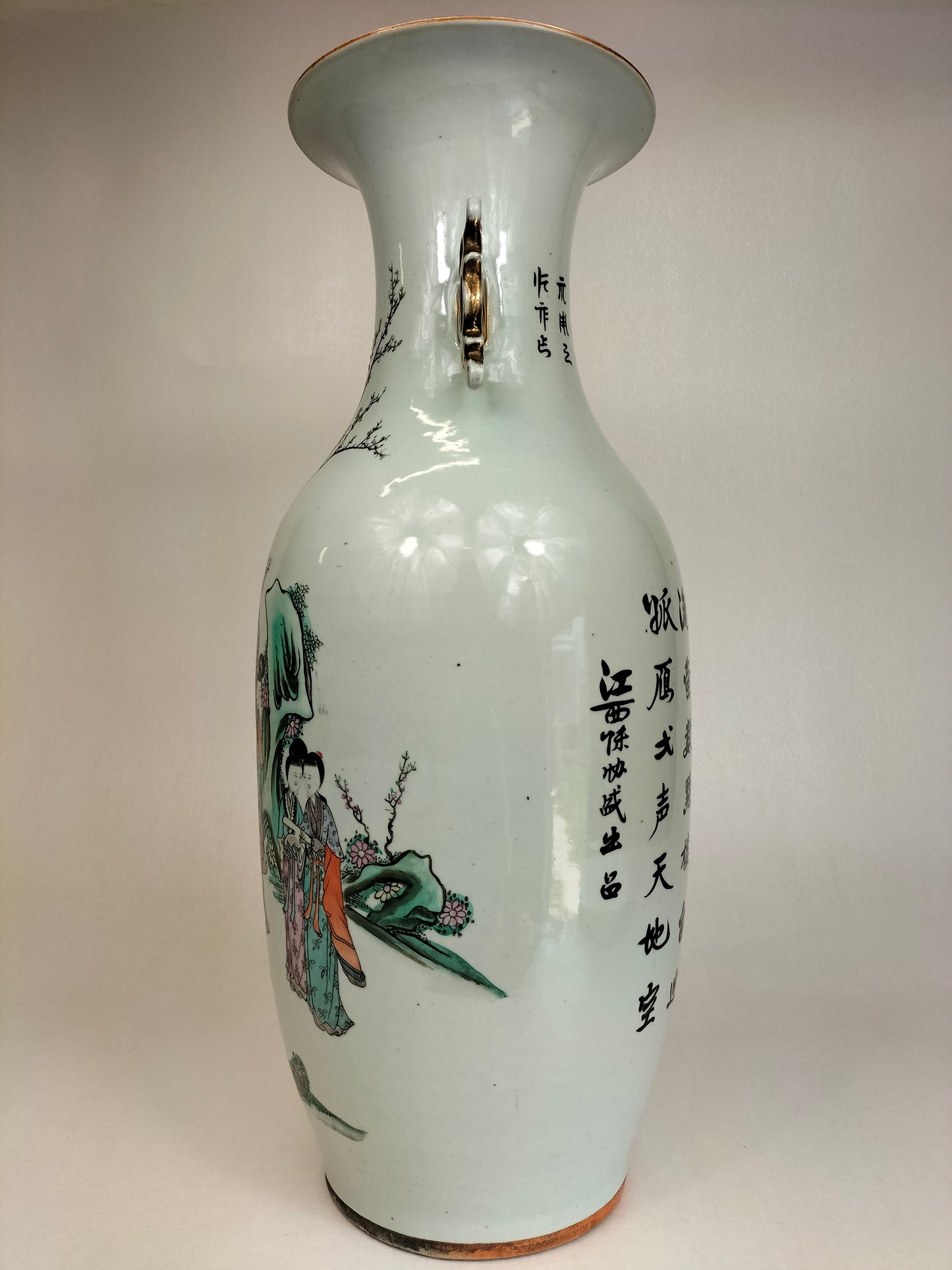 Grande vaso chinês antigo qianjiang decorado com cena de jardim // Período da República (1912-1949)