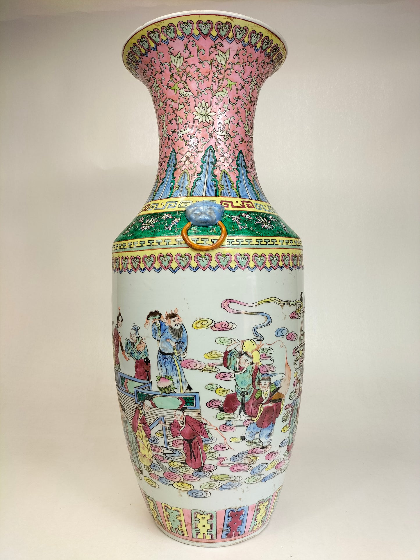 Grand vase chinois XL famille rose à décor d'une scène Impériale // Milieu du XXe siècle