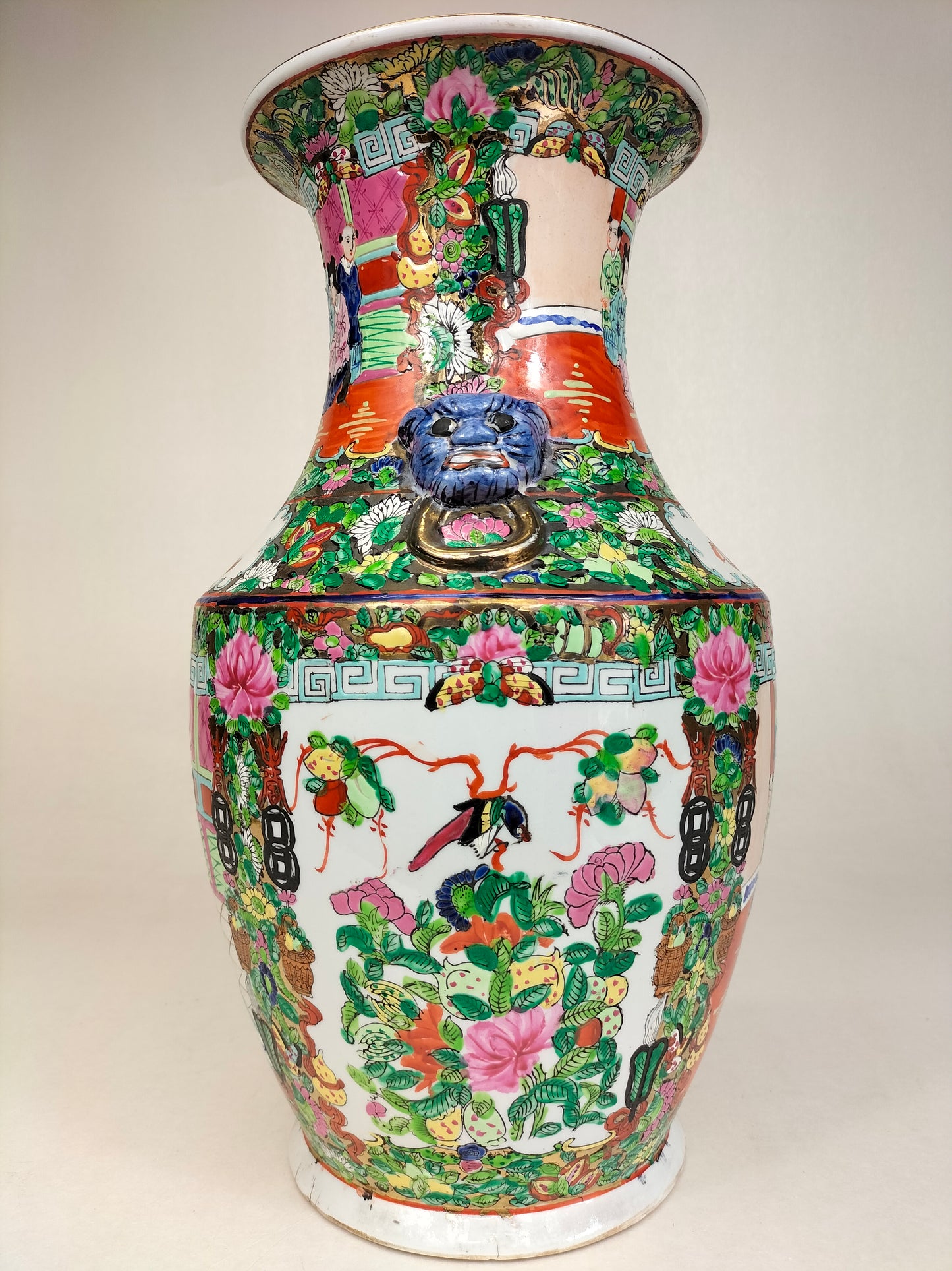Vase médaillon rose canton chinois // Milieu du 20e siècle