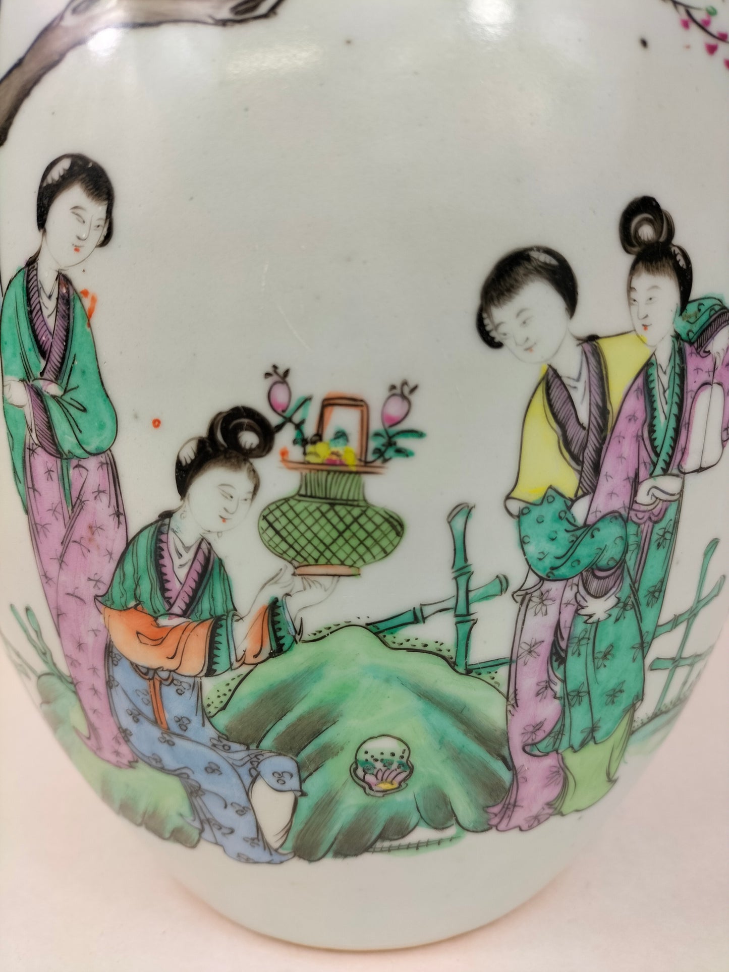 古董中国潜江姜罐，饰有花园场景 // 民国时期（1912-1949 年）