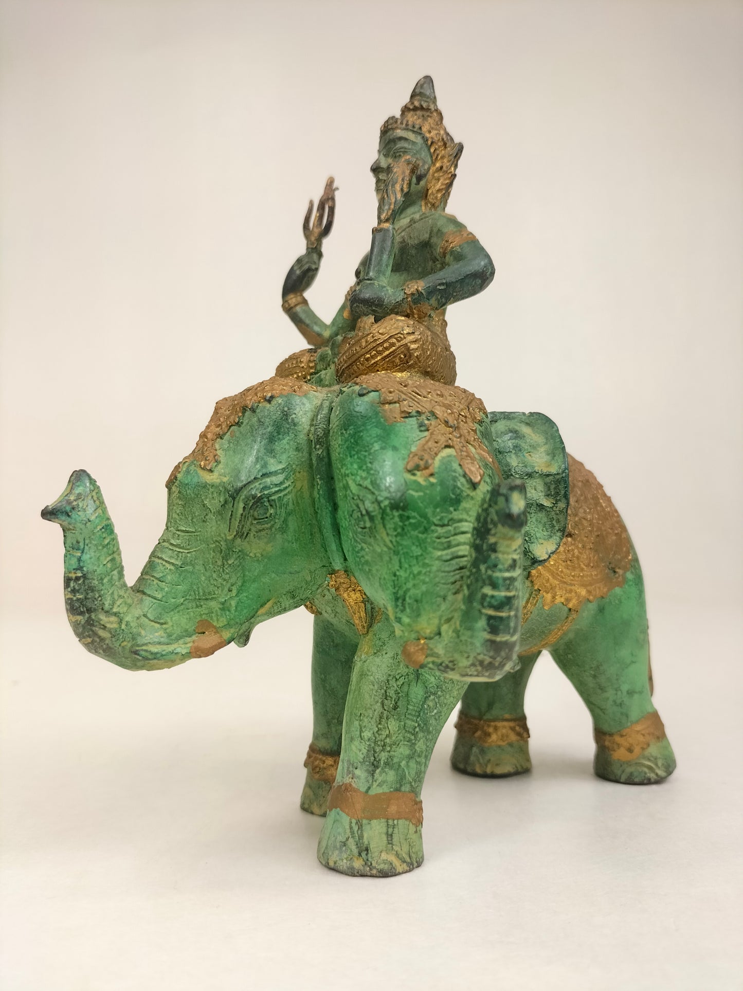 تمثال برونزي مذهّب لحارس المعبد يركب فيلًا // تايلاند - القرن العشرين