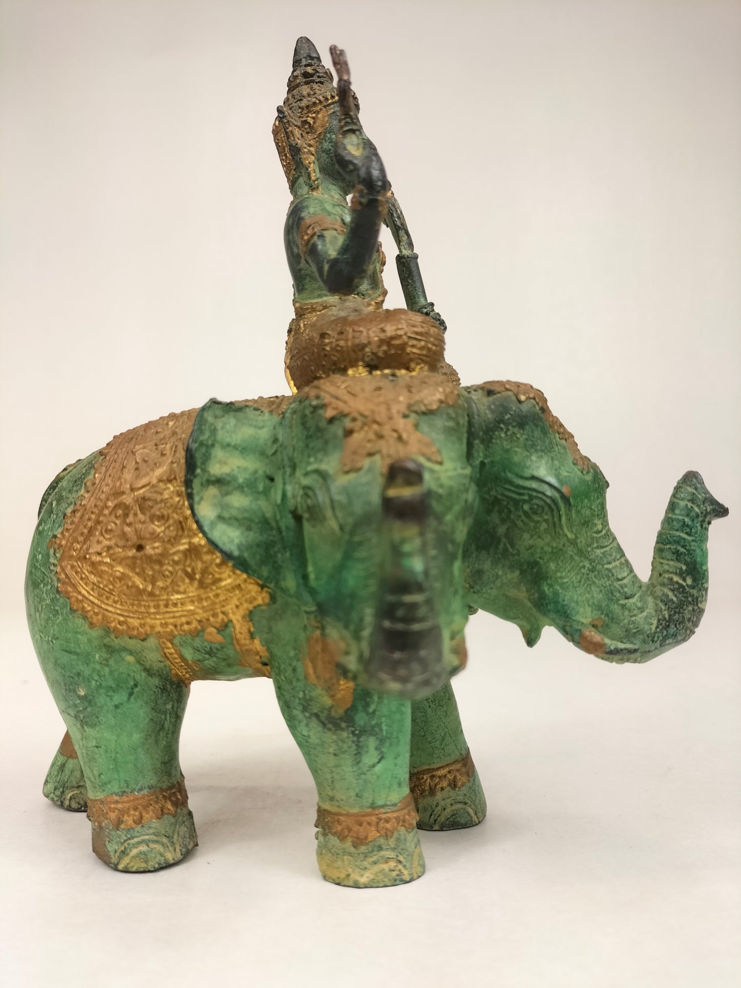 Patung gangsa penjaga kuil menunggang gajah // Thailand - abad ke-20