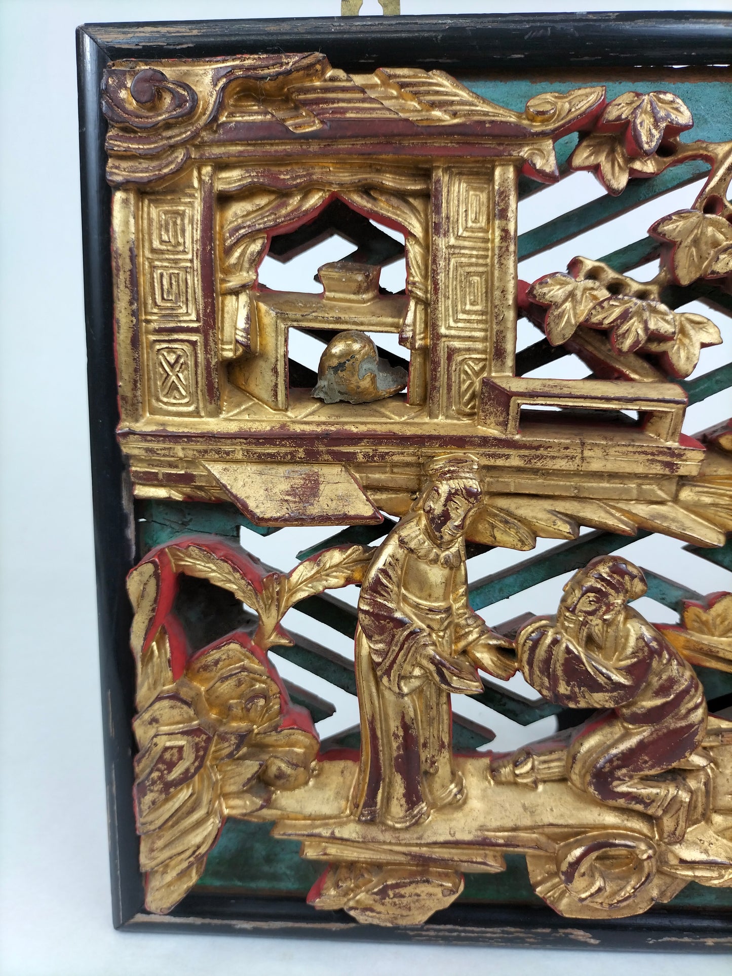 Sculpture sur bois chinoise antique faite à la main décorée de personnages // Début du 20e siècle