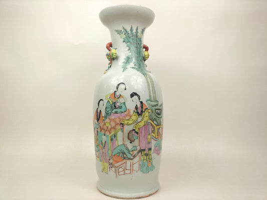 Large antique Chinese qianjiang vase decorated with ladies and children // Early 20th century