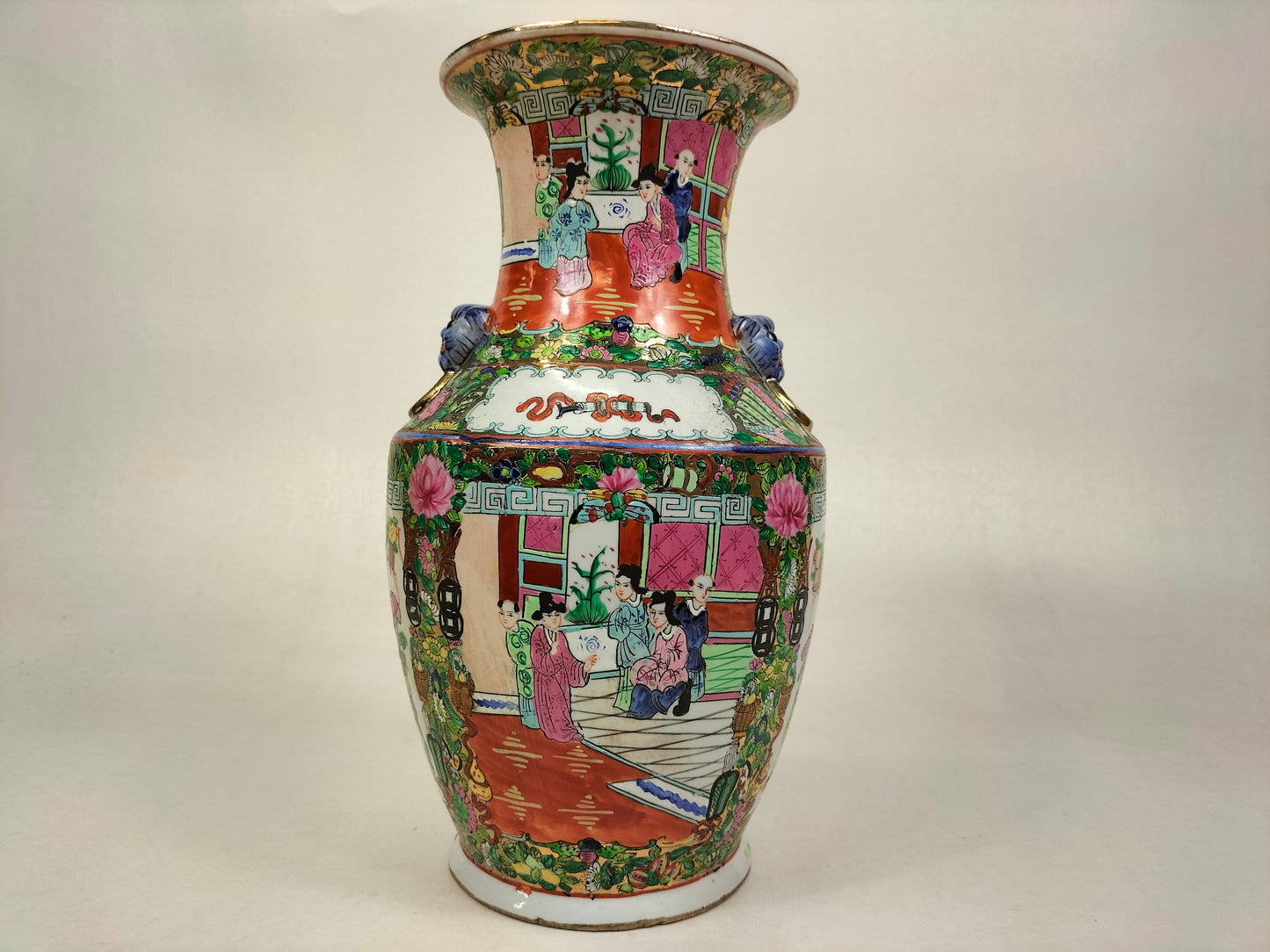 Vase médaillon rose canton chinois // Milieu du 20e siècle