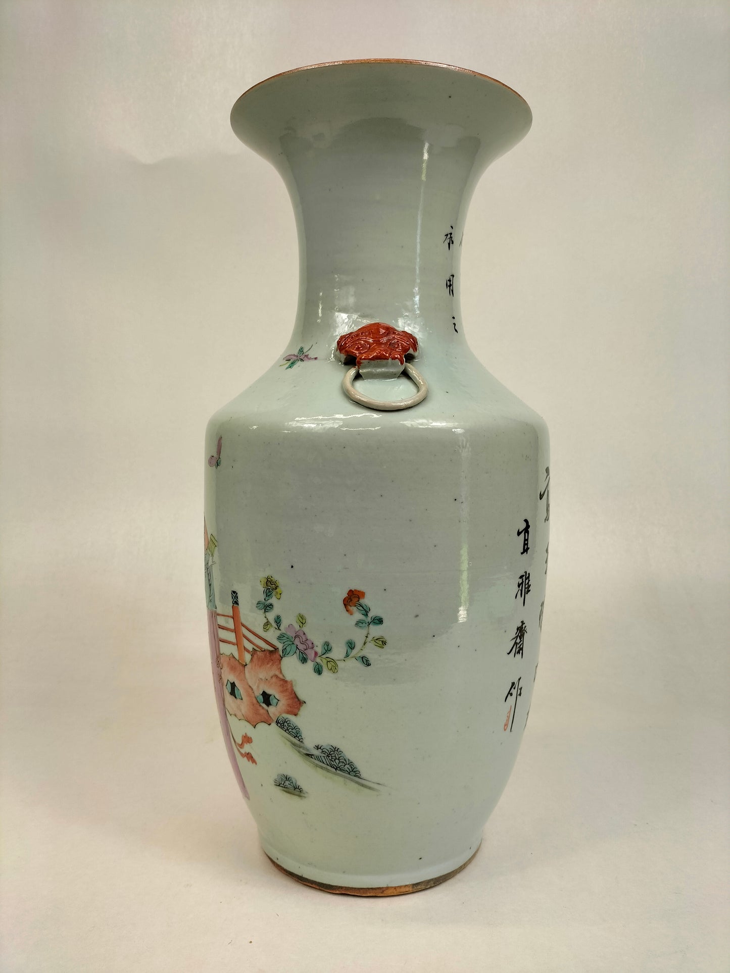 Antique Chinese qianjiang vase decorated with ladies and children // Republic Period (1912-1949)