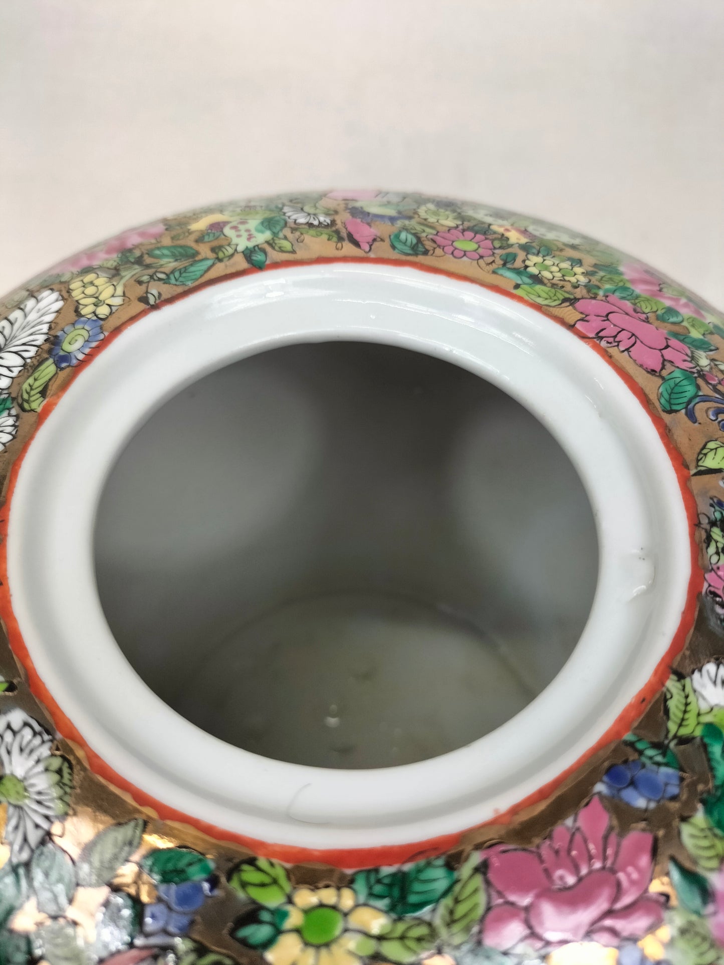 Pot à gingembre médaillon rose de canton chinois à décor de scènes de cour // XXe siècle