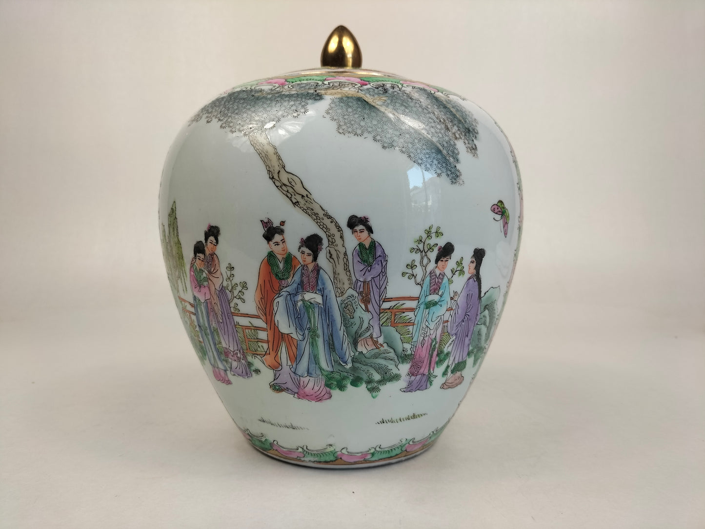 Vintage Chinese canton famille rose ginger jar decorated with garden scene