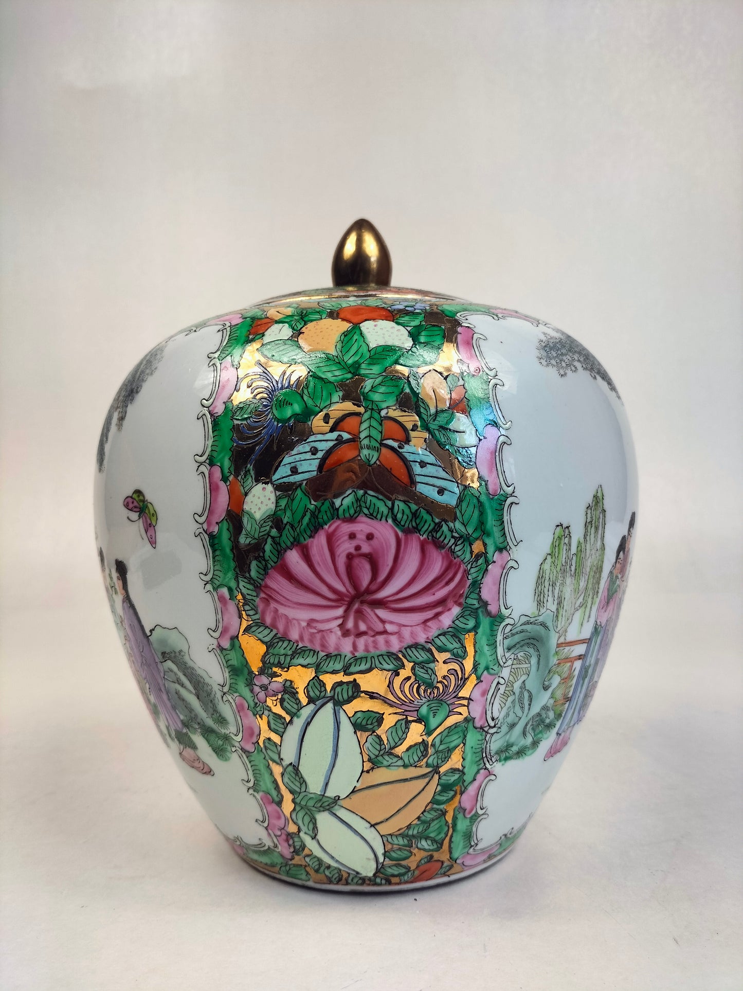 Chinese famille rose ginger jar decorated with an Imperial garden scene // 20th century