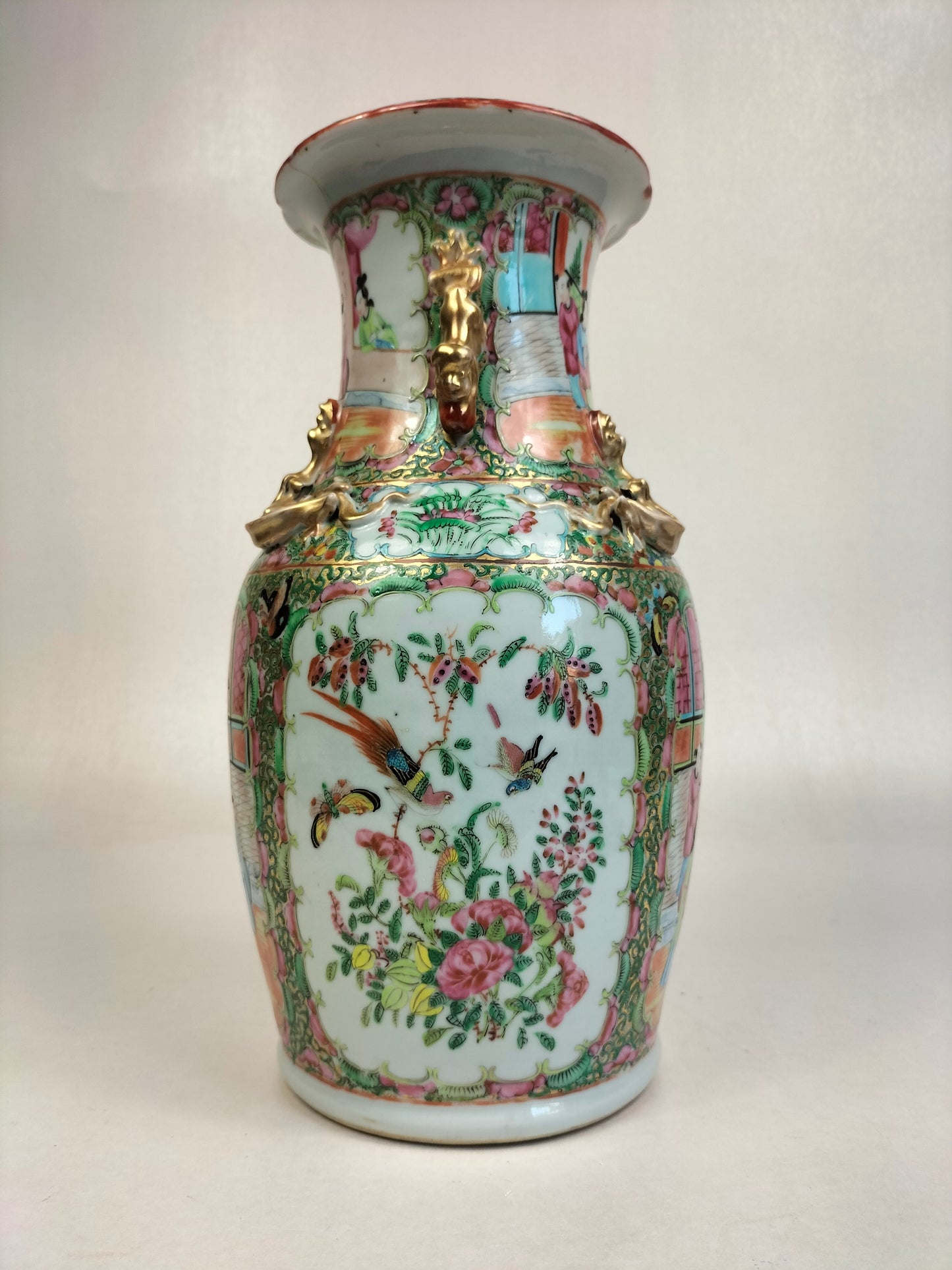 Antique Chinese canton rose medallion vase decorated with Imperial scene // Qing Dynasty - 19th century