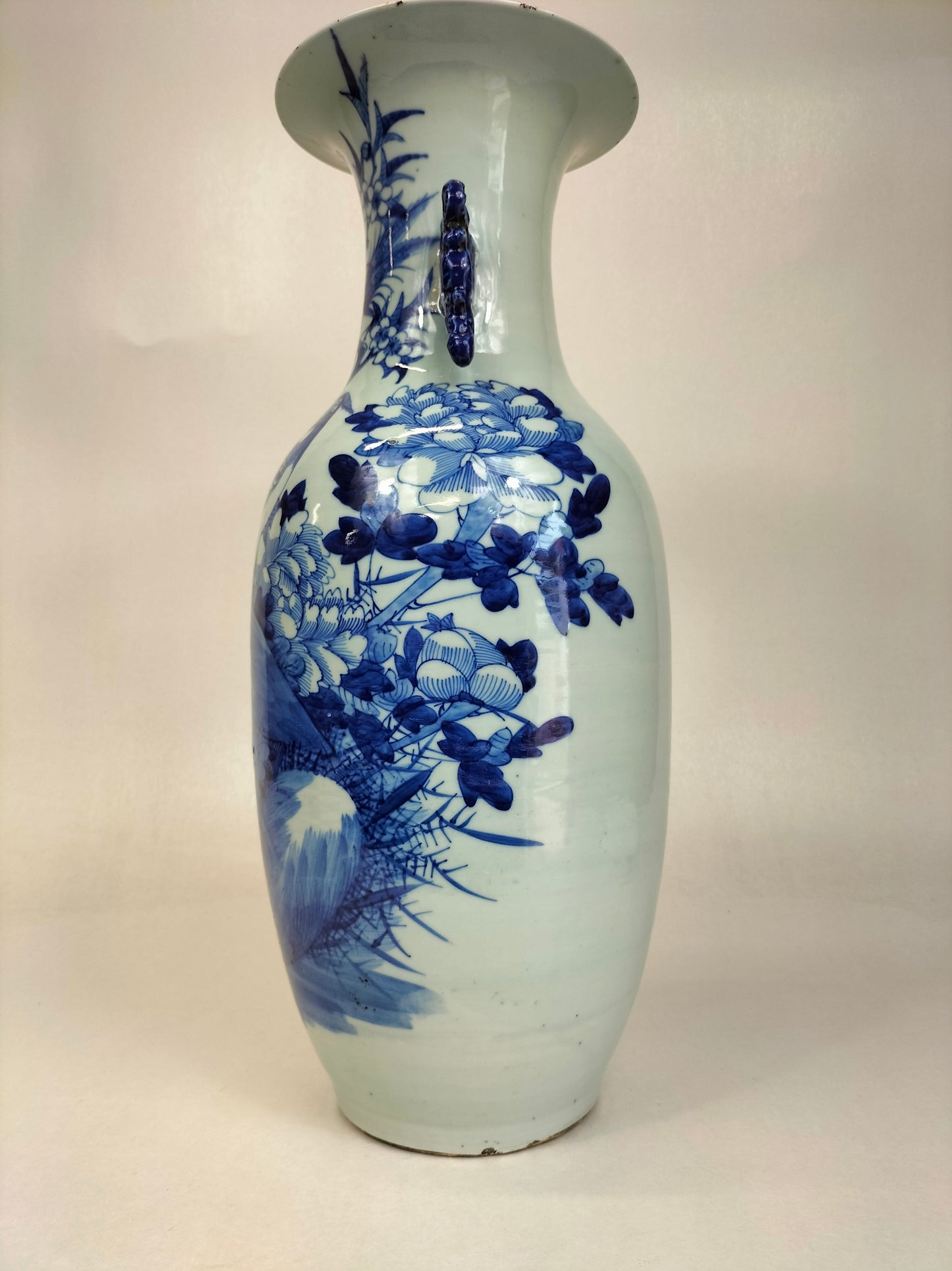 Grande vaso chinês antigo decorado com pássaros e flores // Azul e branco - Dinastia Qing - século XIX