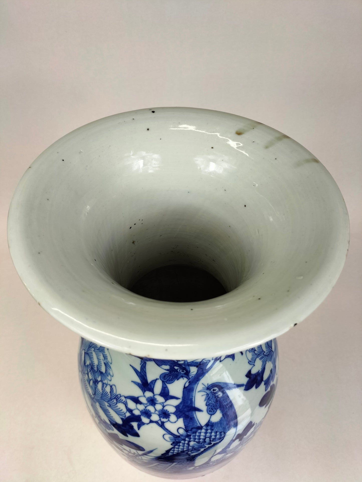 Grande vaso chinês antigo decorado com pássaros e flores // Azul e branco - Dinastia Qing - século XIX