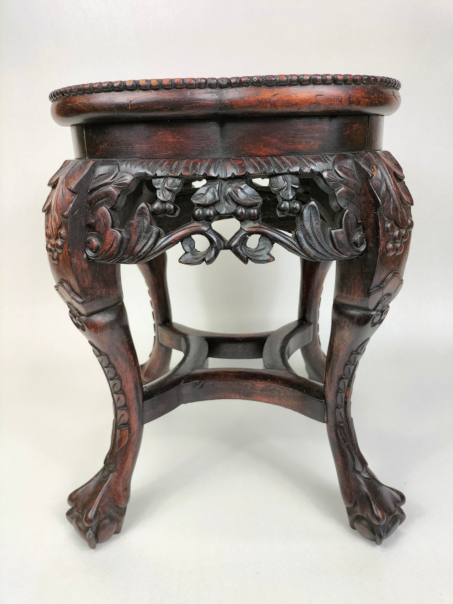 Table d'appoint chinoise ancienne en bois incrusté de marbre // Début du XXe siècle