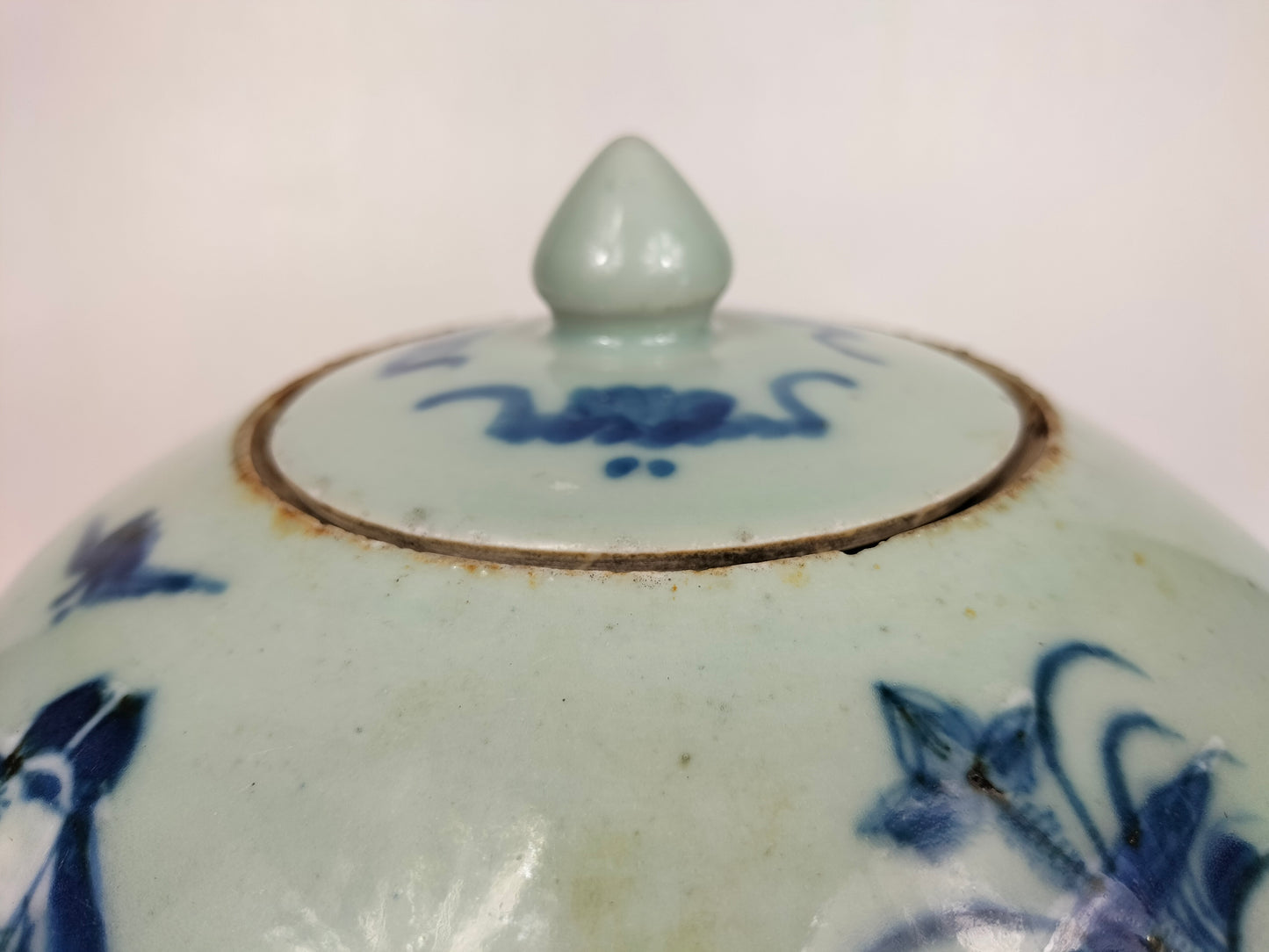 Antique Chinese celadon ginger jar decorated with a sage and children // Qing Dynasty - 19th century