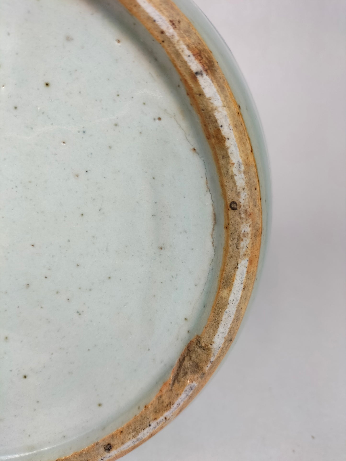 Antigo pote de gengibre celadon chinês decorado com sábio e crianças // Dinastia Qing - século XIX