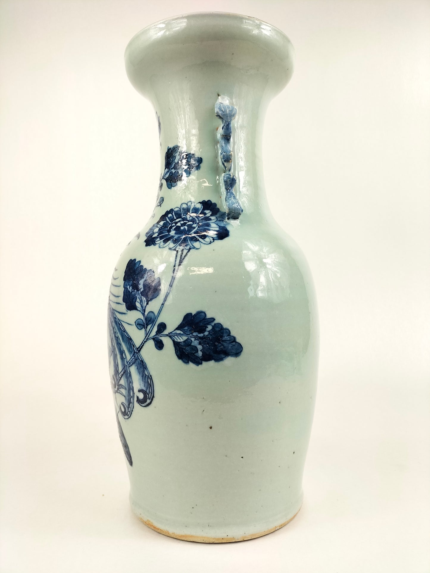 Vase chinois ancien en céladon à décor de phénix et de fleurs // Dynastie Qing - 19e siècle