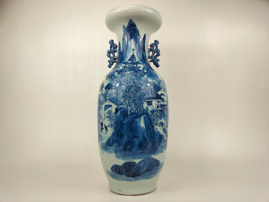 Grand vase chinois ancien à décor d'un paysage // Bleu et blanc - Dynastie Qing - 19ème siècle