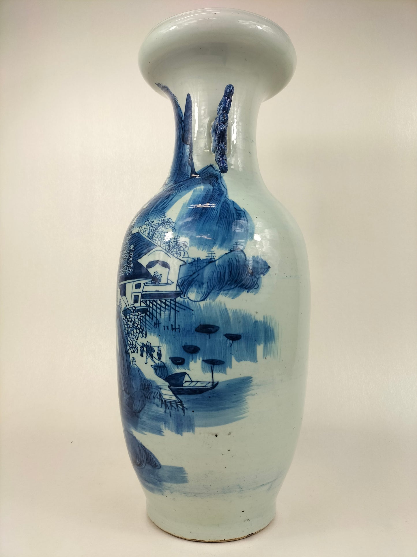 Grand vase chinois ancien à décor d'un paysage // Bleu et blanc - Dynastie Qing - 19ème siècle