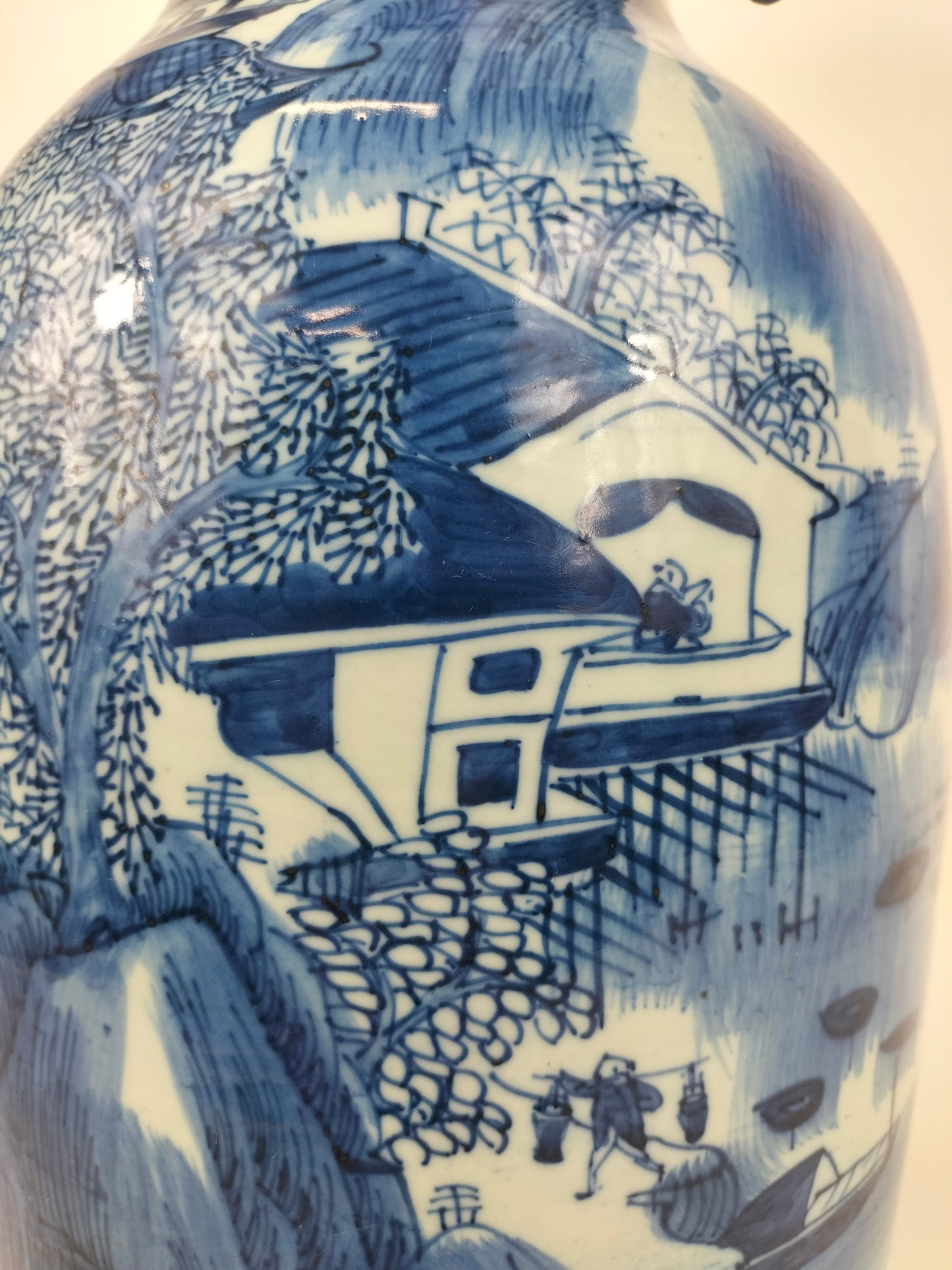 Large antique Chinese vase decorated with a landscape // Blue and white - Qing Dynasty - 19th century