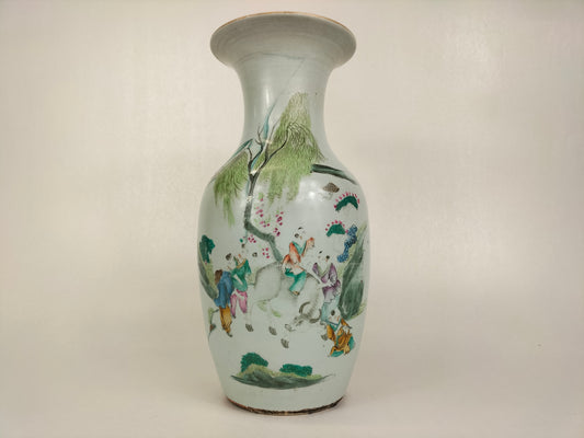 Vase chinois ancien à décor d'enfants avec un buffle d'eau // Epoque républicaine (1912-1949)