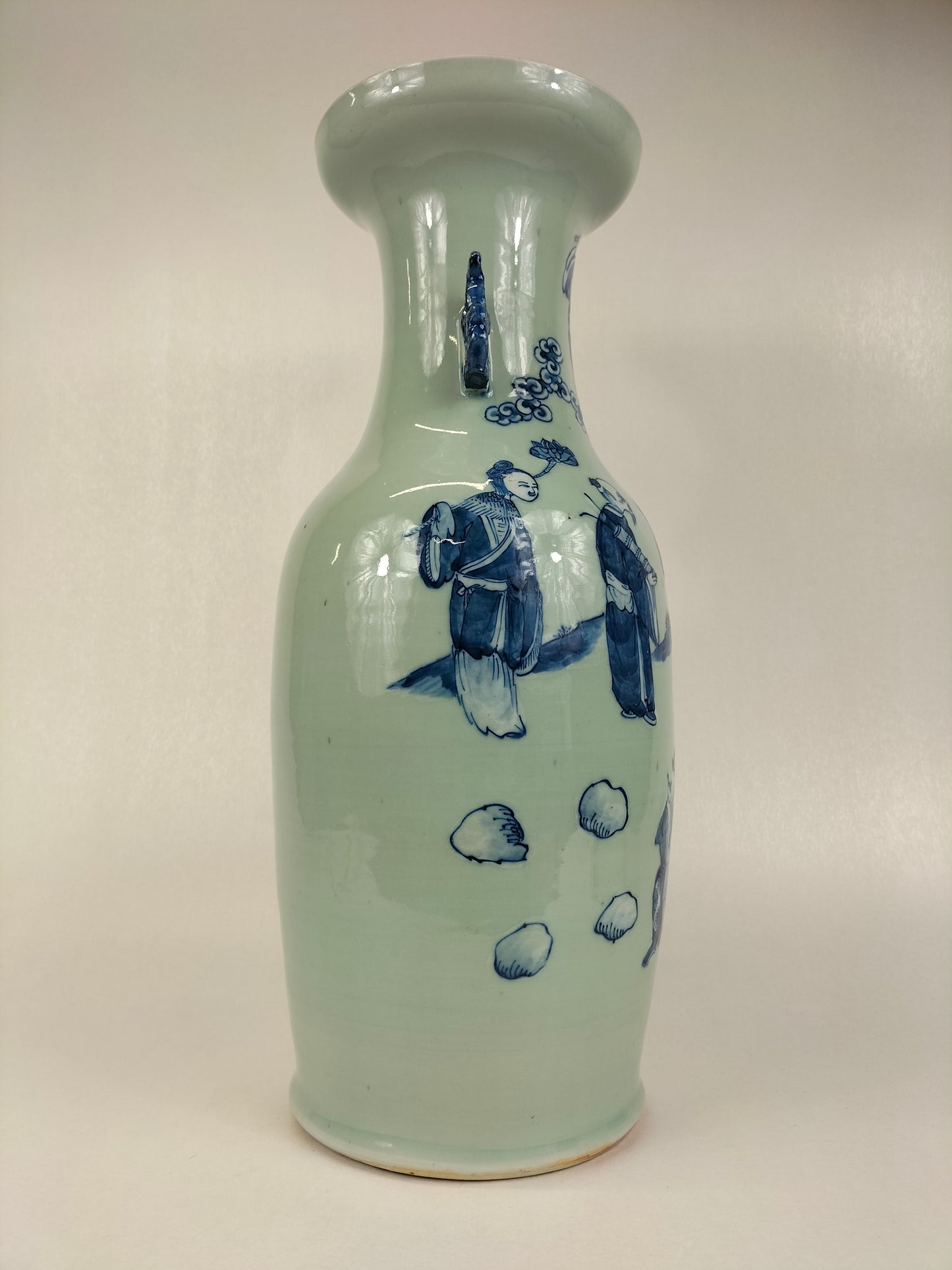 Large antique Chinese celadon vase decorated with sages // Qing Dynasty - 19th century