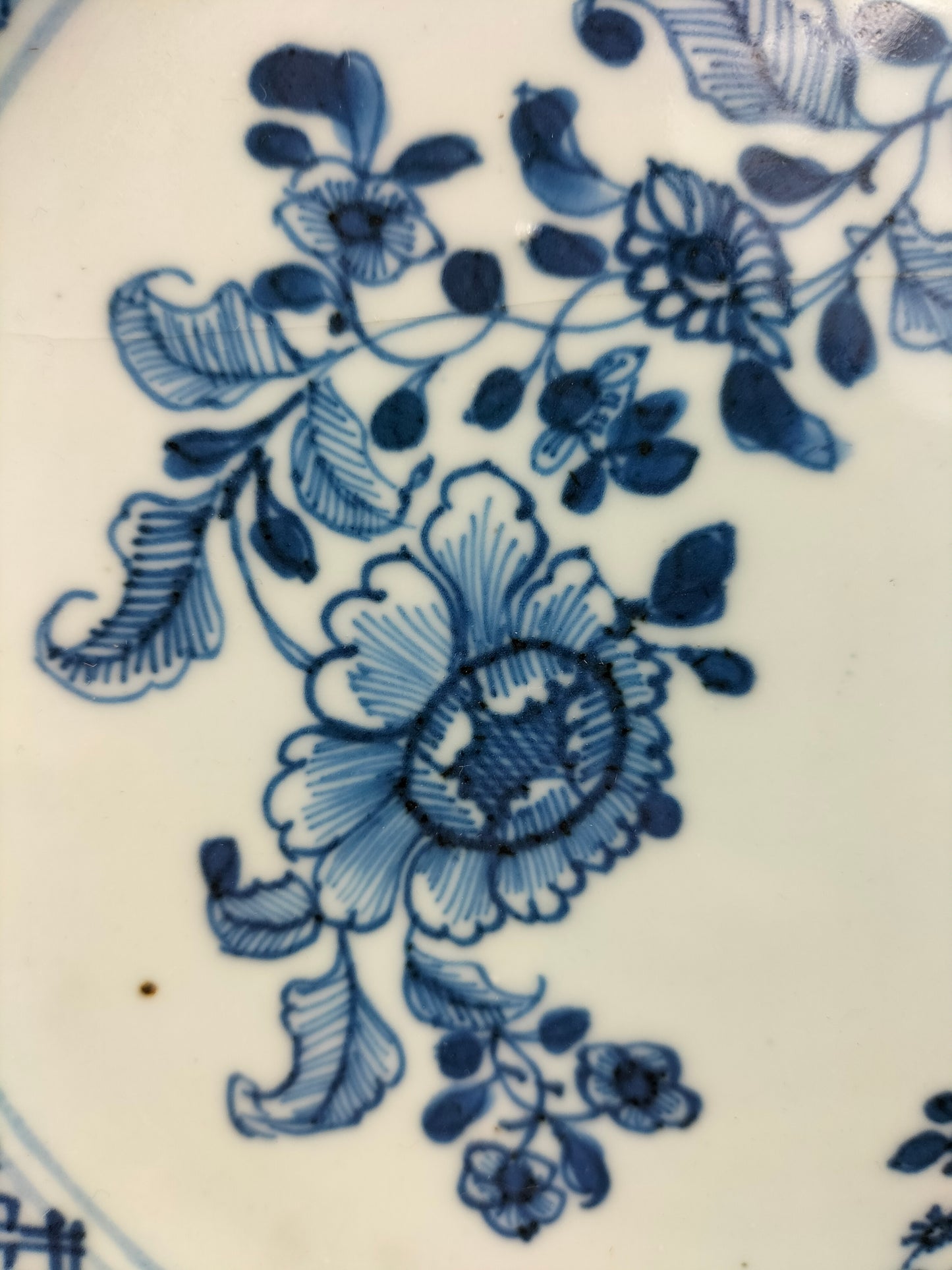 Antique Chinese plate decorated with flowers // Blue and white - Qing Dynastie - 18th century