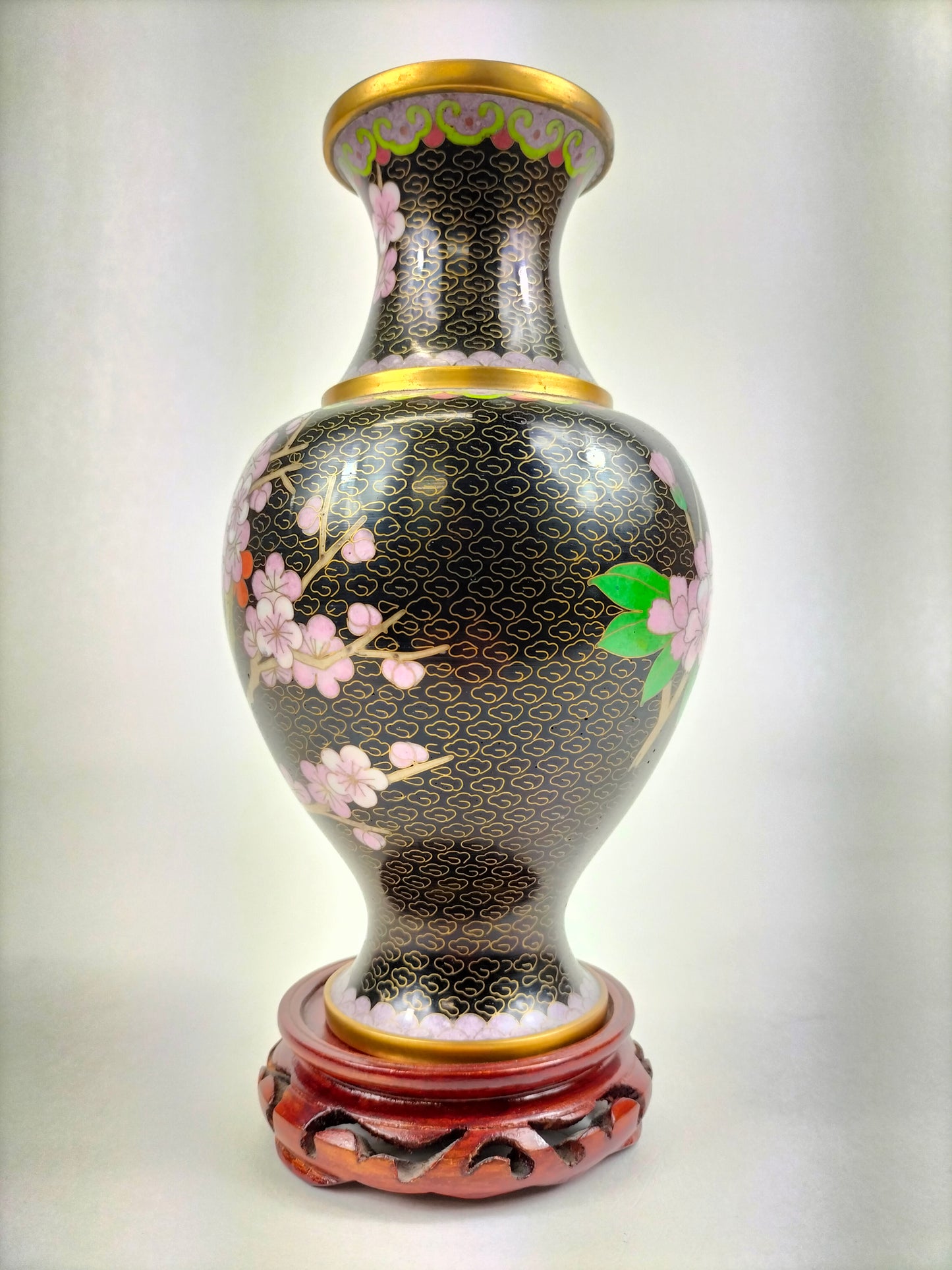 Bình sứ cloisonné Trung Quốc trang trí với chim và hoa // Thế kỷ 20