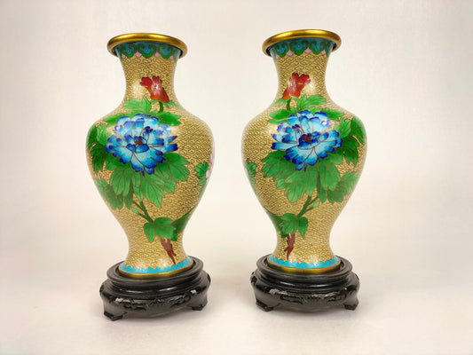 Cặp bình sứ cloisonné Trung Quốc trang trí hoa // Thế kỷ 20